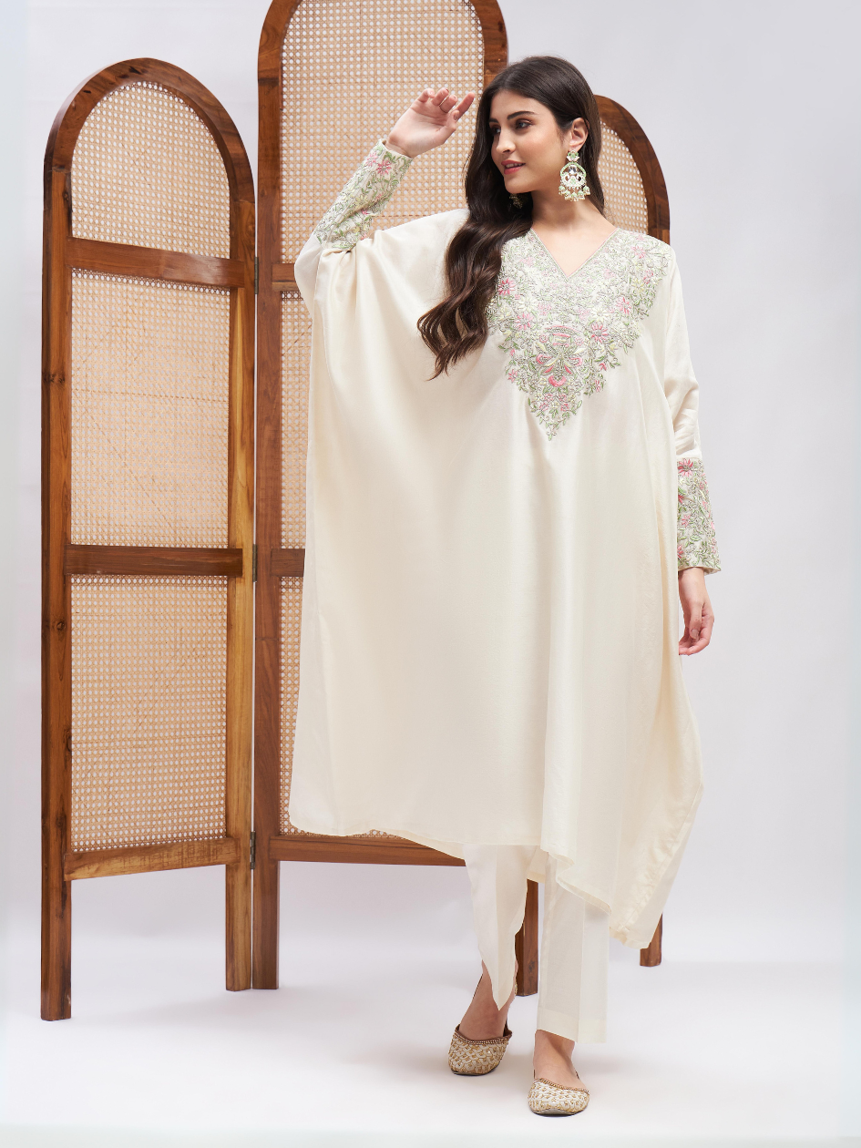 Ruhaniyat Kaftan Kurta Set by RoohbyRidhimaa with Large, Medium, Small, X-Large, X-Small at Kamakhyaa for sustainable fashion