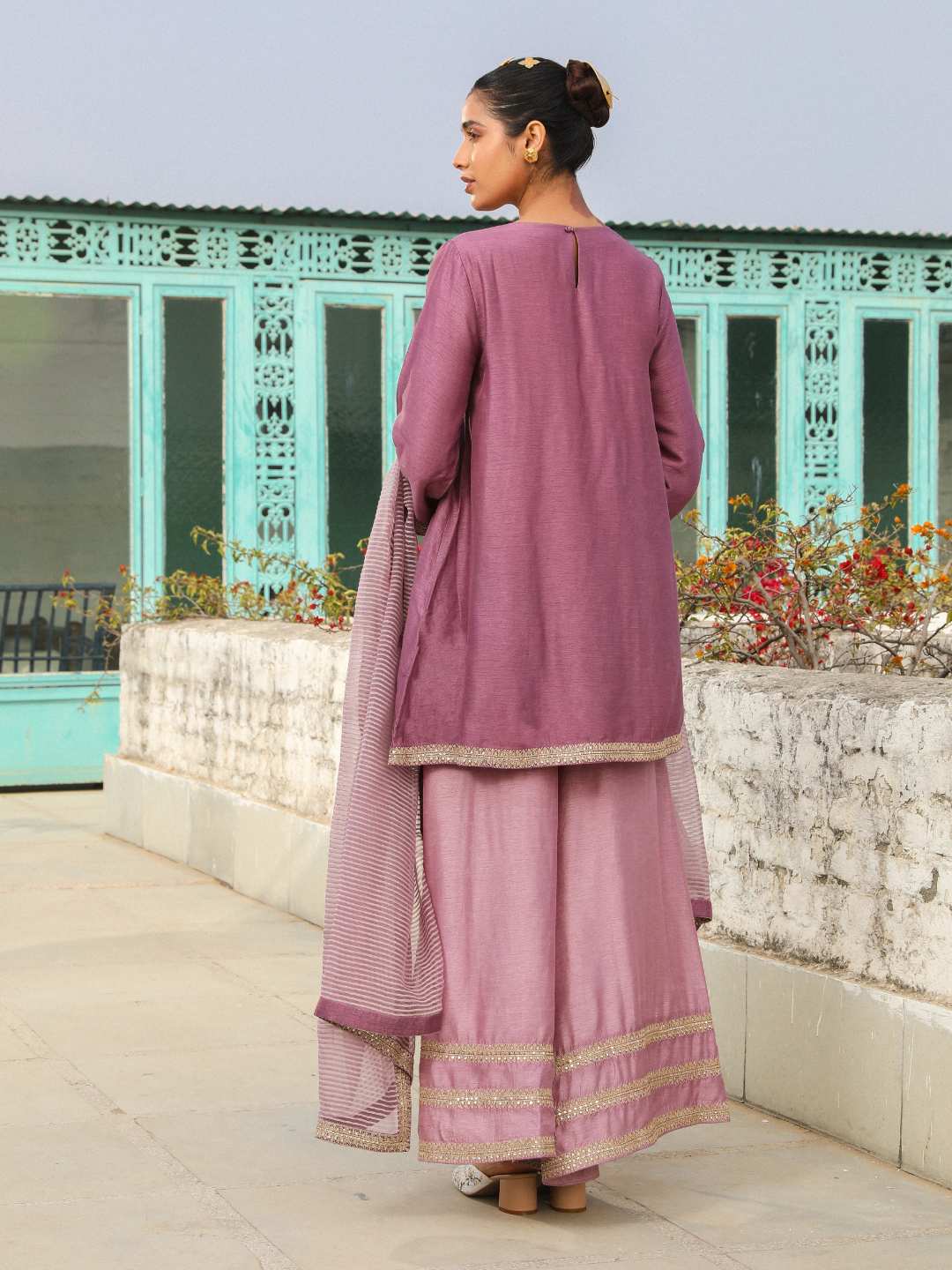 Zainaa Kurta Set by RoohbyRidhimaa with Large, Medium, Small, X-Large, X-Small at Kamakhyaa for sustainable fashion