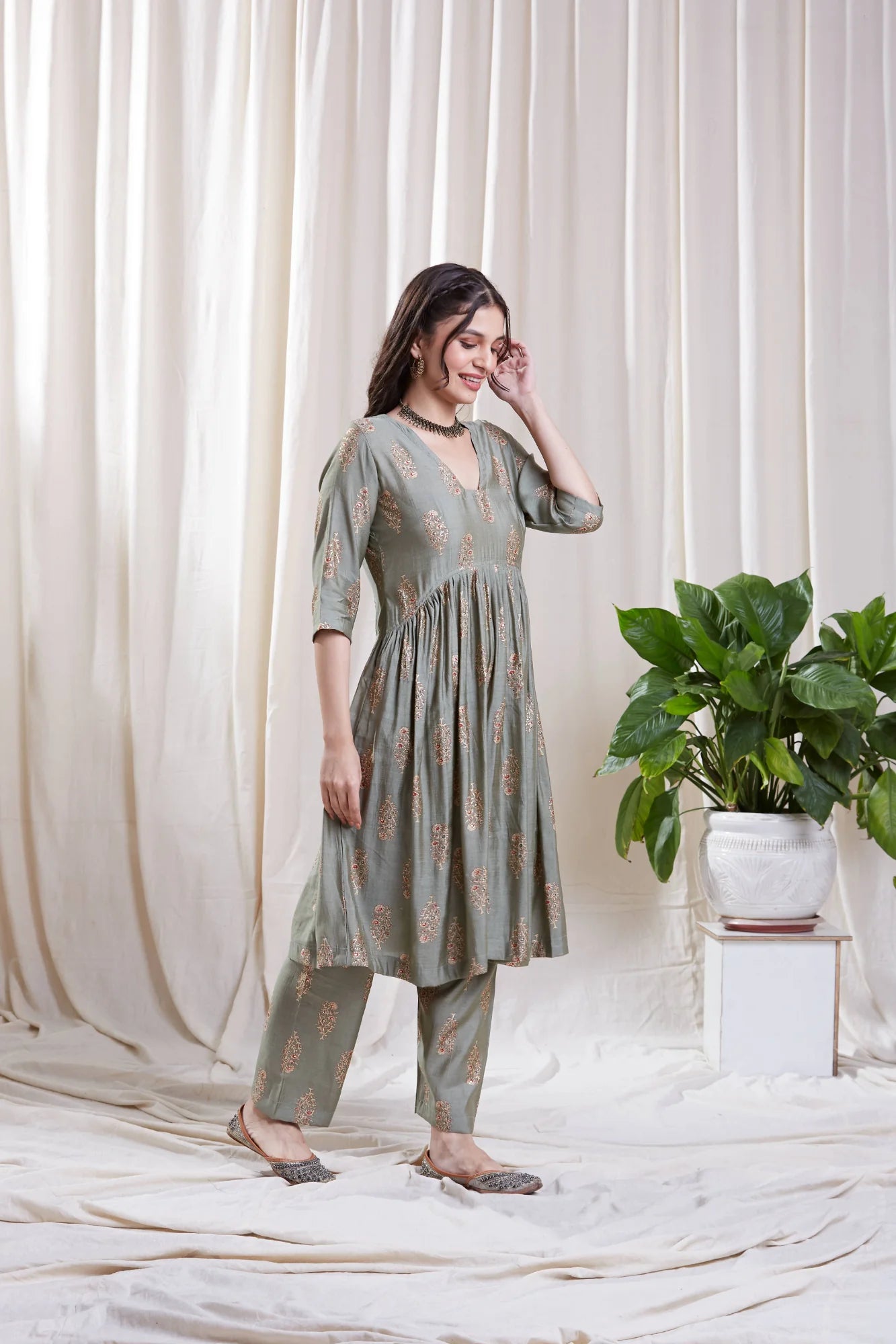 Riya Green Kurta Set by Hasttvam with Natural dyes, Relaxed Fit, Respondible production and Vegan, Silk ViscoseFloralFestive WearGreenHandmade by artisans at Kamakhyaa for sustainable fashion