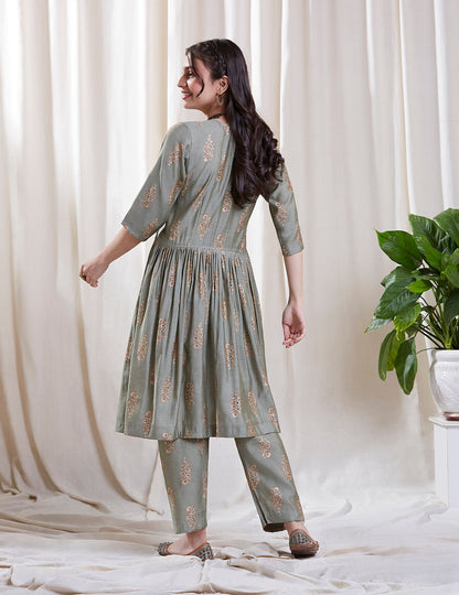 Riya green Kurta set by My Store with Festive wear, Floral Kurta set, Kurta set at Kamakhyaa for sustainable fashion