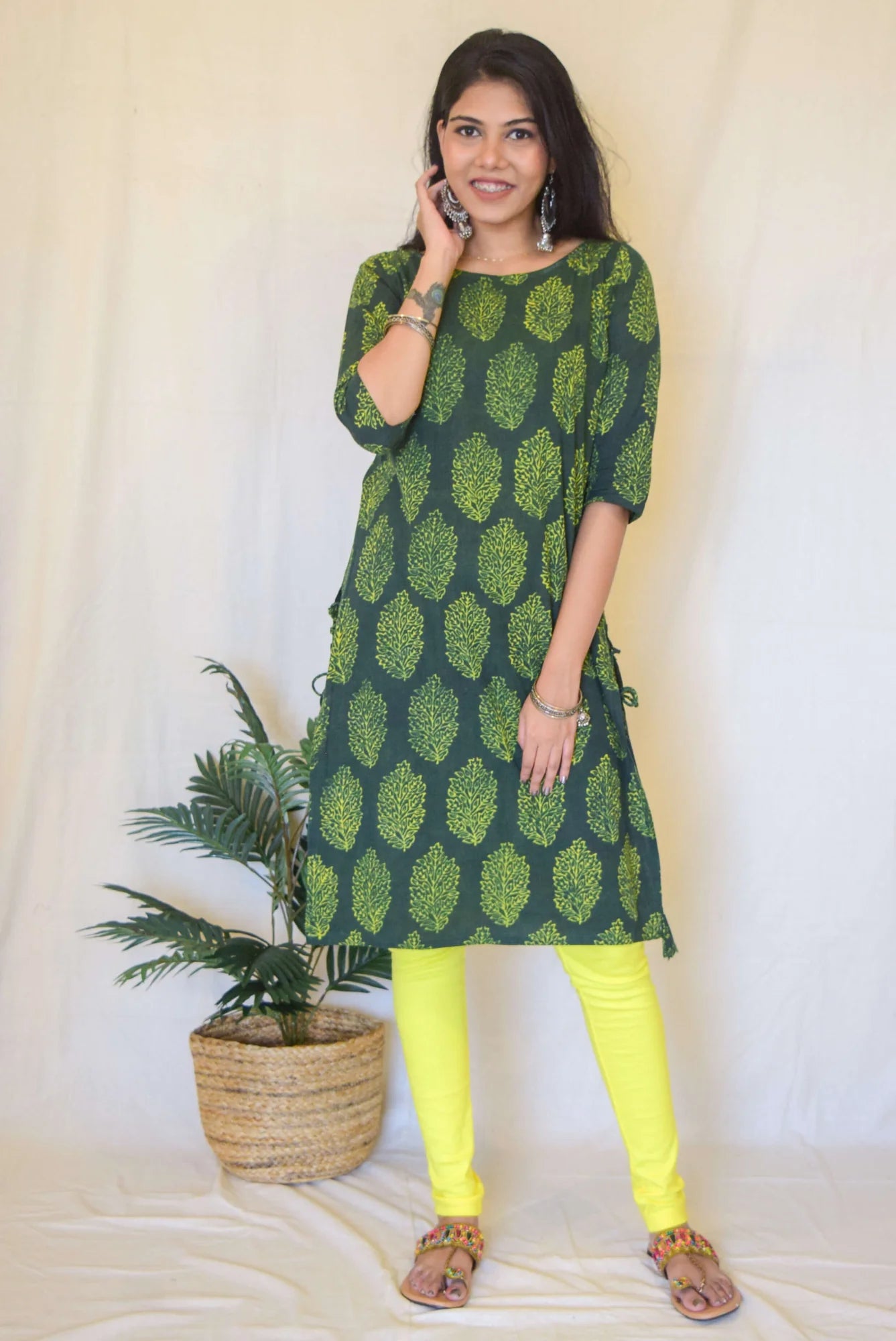 Green Kurta by Hasttvam with CottonFloralCasual WearGreenHandmade by artisans, Natural dyes, Respondible production and Vegan at Kamakhyaa for sustainable fashion
