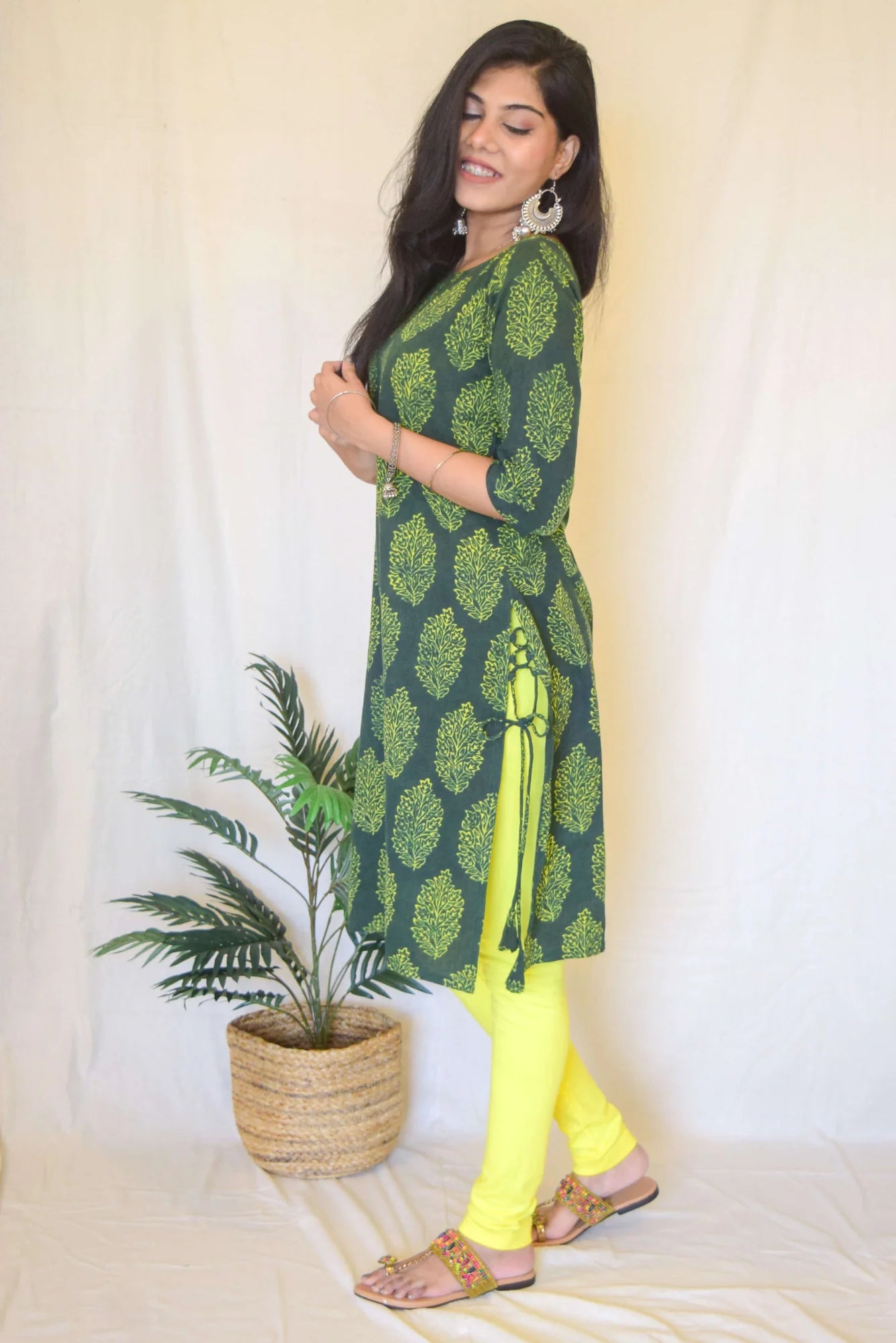 Green Kurta by Hasttvam with CottonFloralCasual WearGreenHandmade by artisans, Natural dyes, Respondible production and Vegan at Kamakhyaa for sustainable fashion