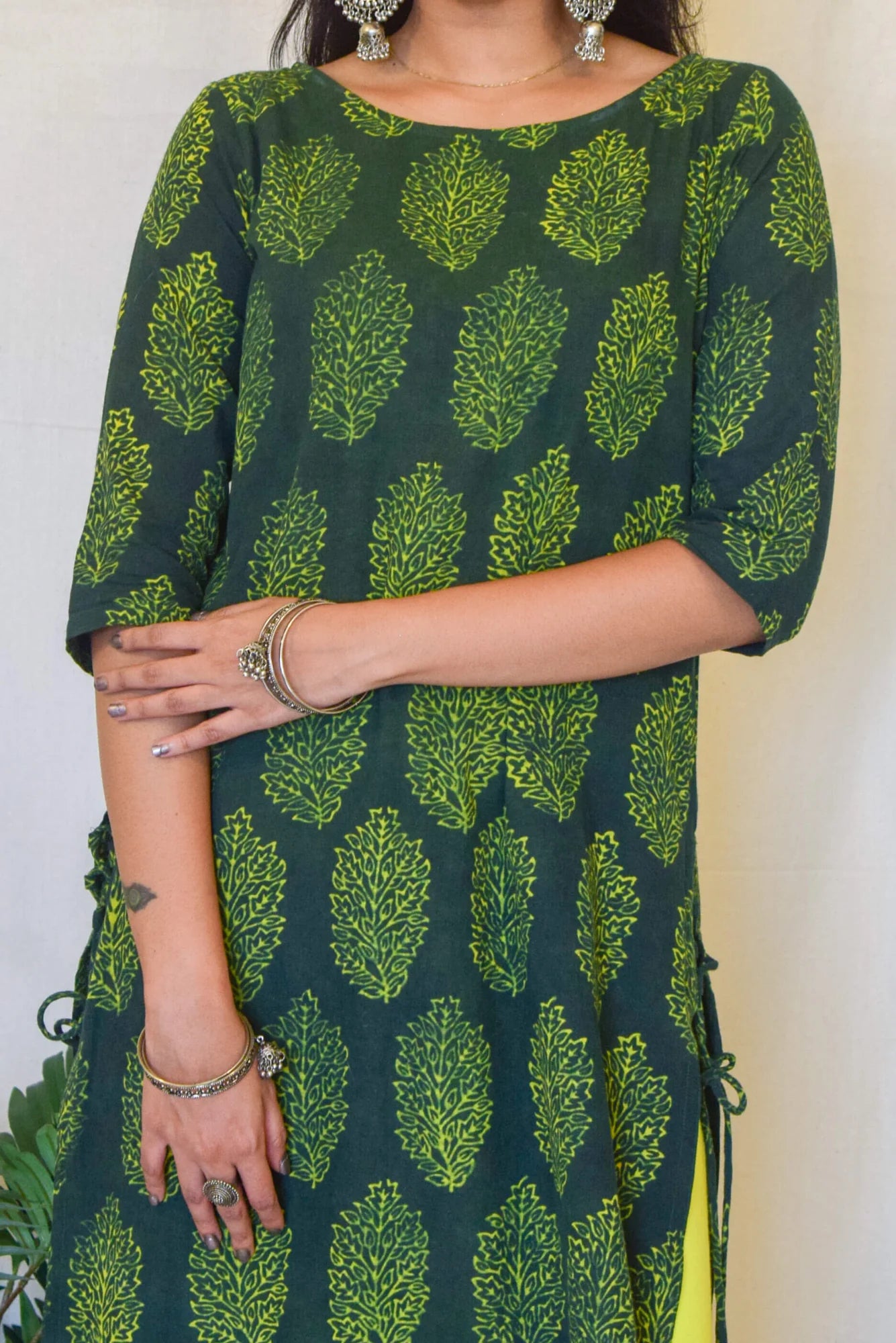Green Kurta by Hasttvam with CottonFloralCasual WearGreenHandmade by artisans, Natural dyes, Respondible production and Vegan at Kamakhyaa for sustainable fashion