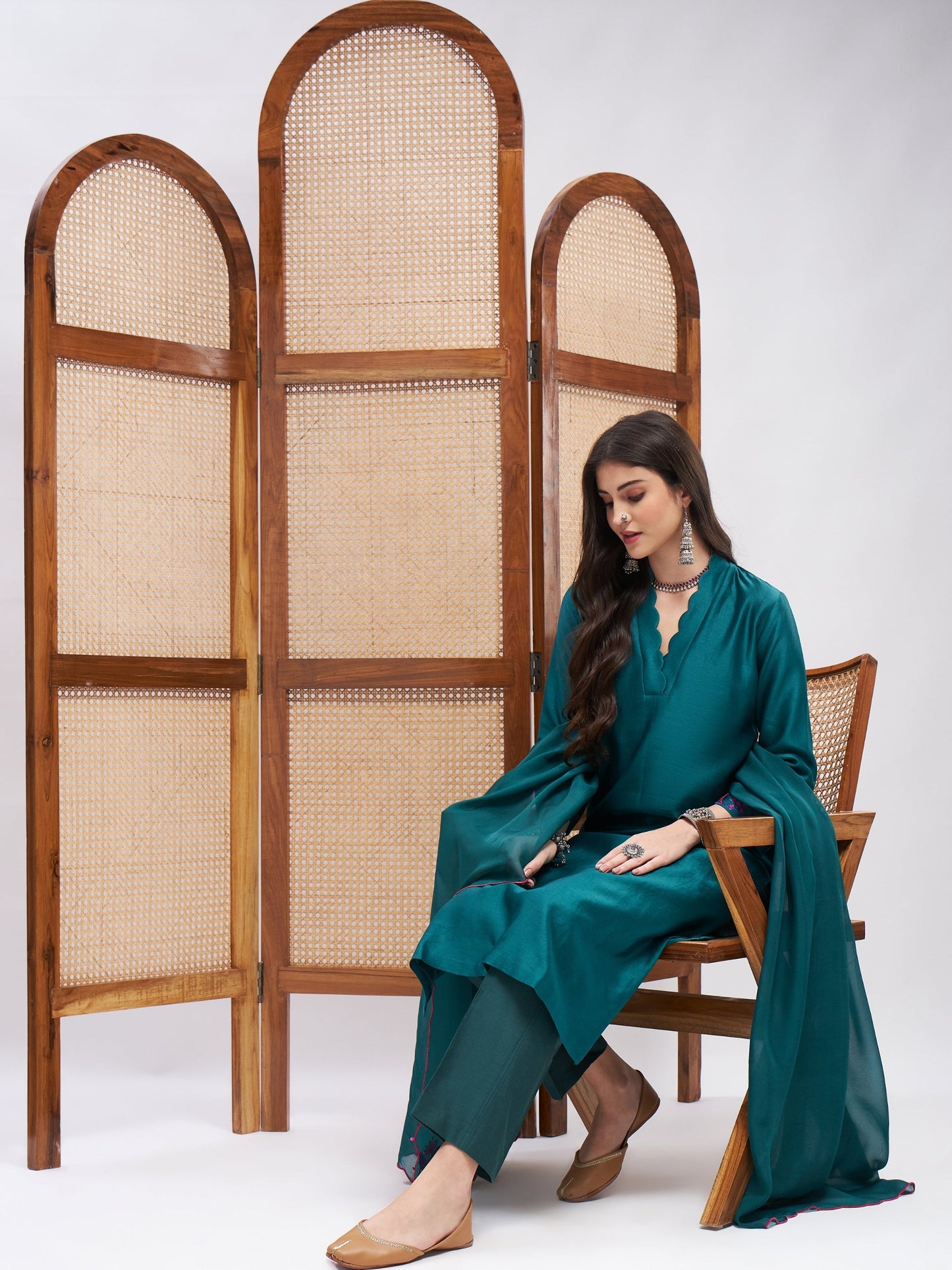 Resham Kurta Set by RoohbyRidhimaa with Large, Medium, Small, X-Large, X-Small at Kamakhyaa for sustainable fashion