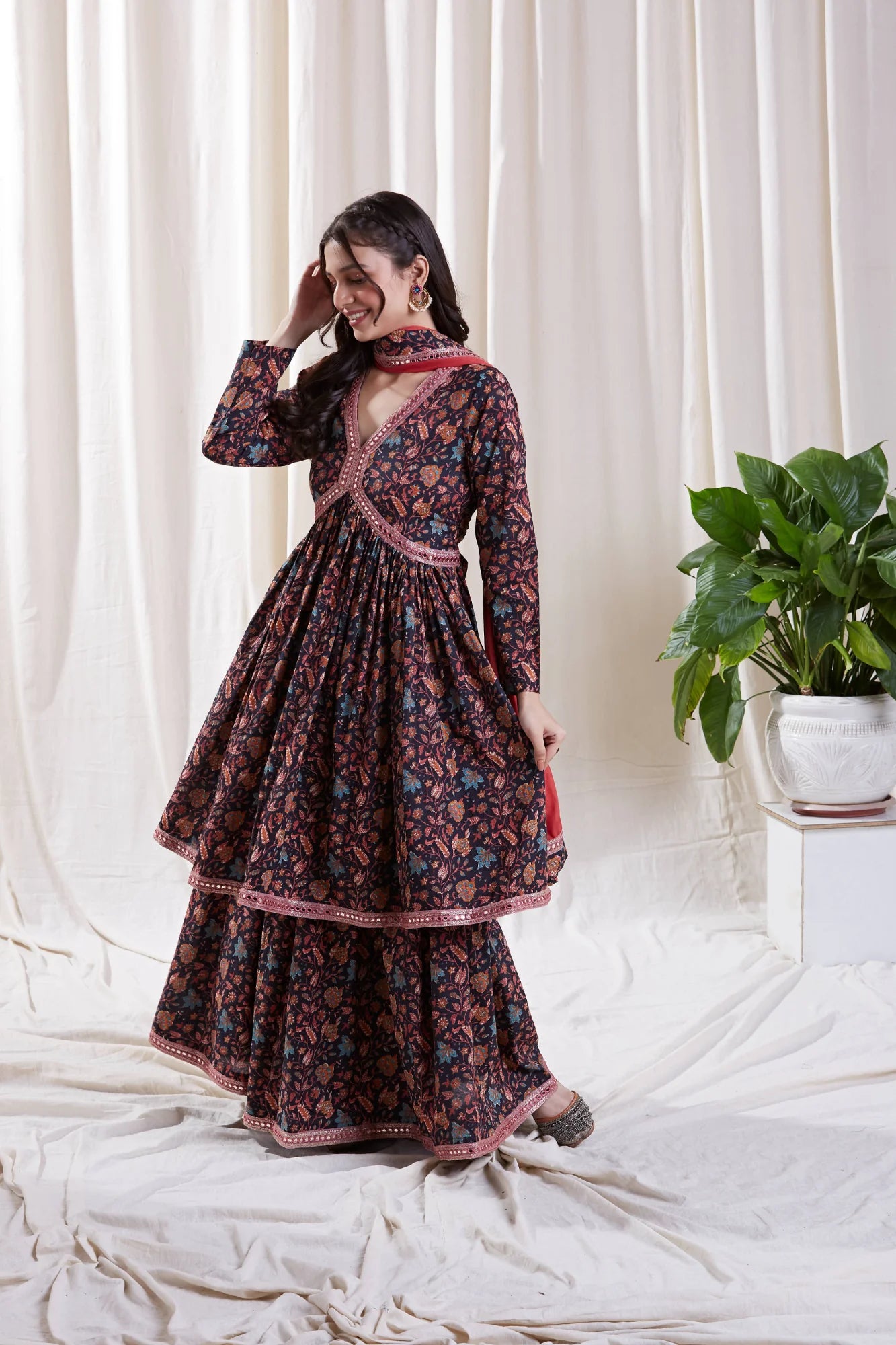 Anvi Black Kurta Set by Hasttvam with Black, Cotton, Festive Wear, Floral, Natural dyes, Relaxed Fit, Respondible production and Vegan at Kamakhyaa for sustainable fashion