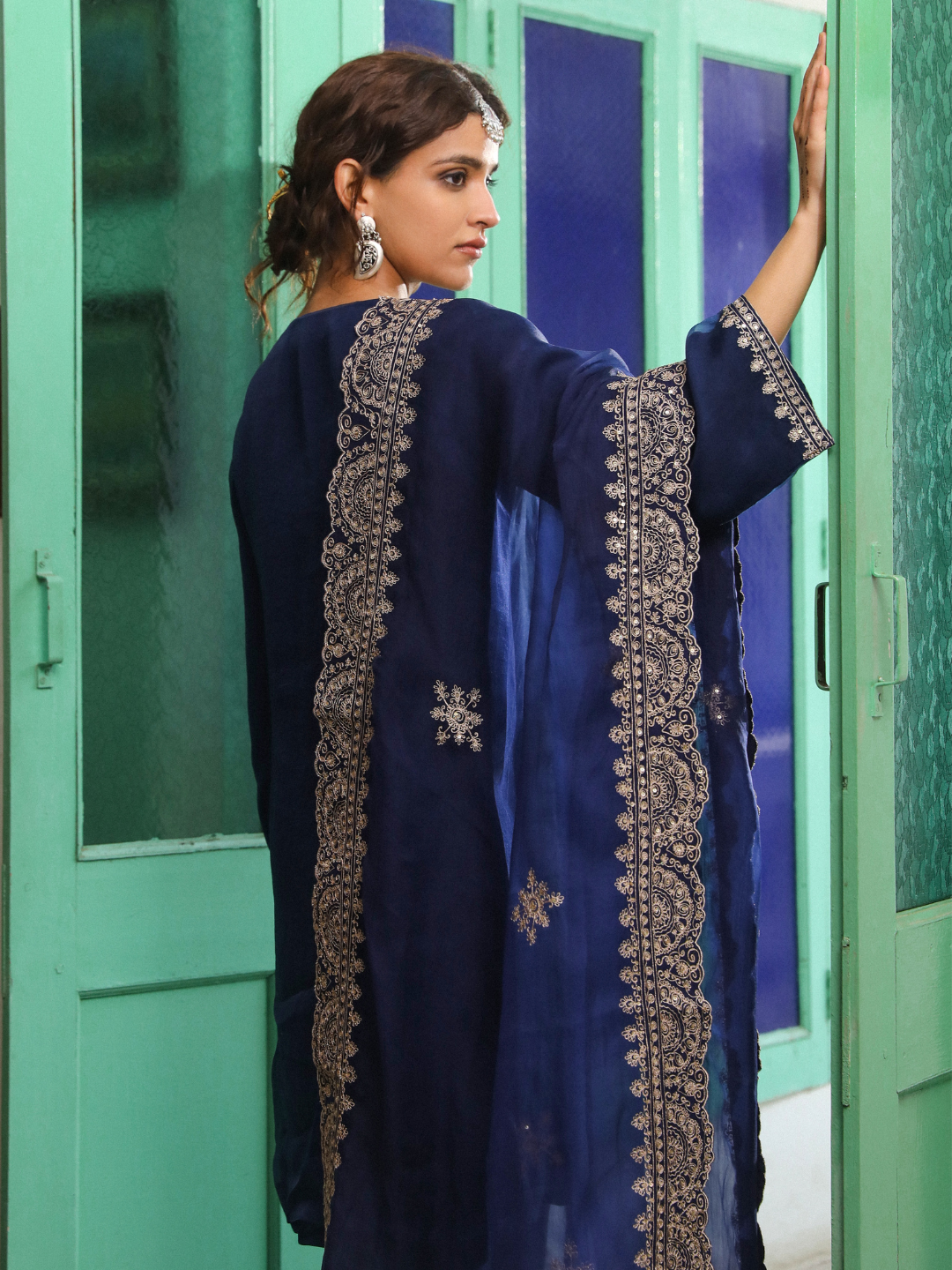Anadh Kurta Set by RoohbyRidhimaa with Large, Medium, Small, X-Large, X-Small at Kamakhyaa for sustainable fashion