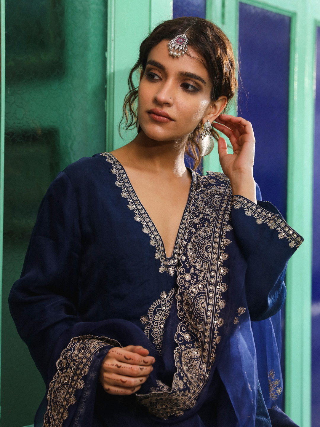 Anadh Kurta Set by RoohbyRidhimaa with Large, Medium, Small, X-Large, X-Small at Kamakhyaa for sustainable fashion
