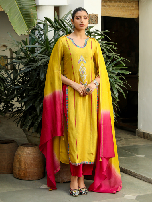 Rukmani Kurta Set by RoohbyRidhimaa with Large, Medium, Small, X-Large, X-Small at Kamakhyaa for sustainable fashion