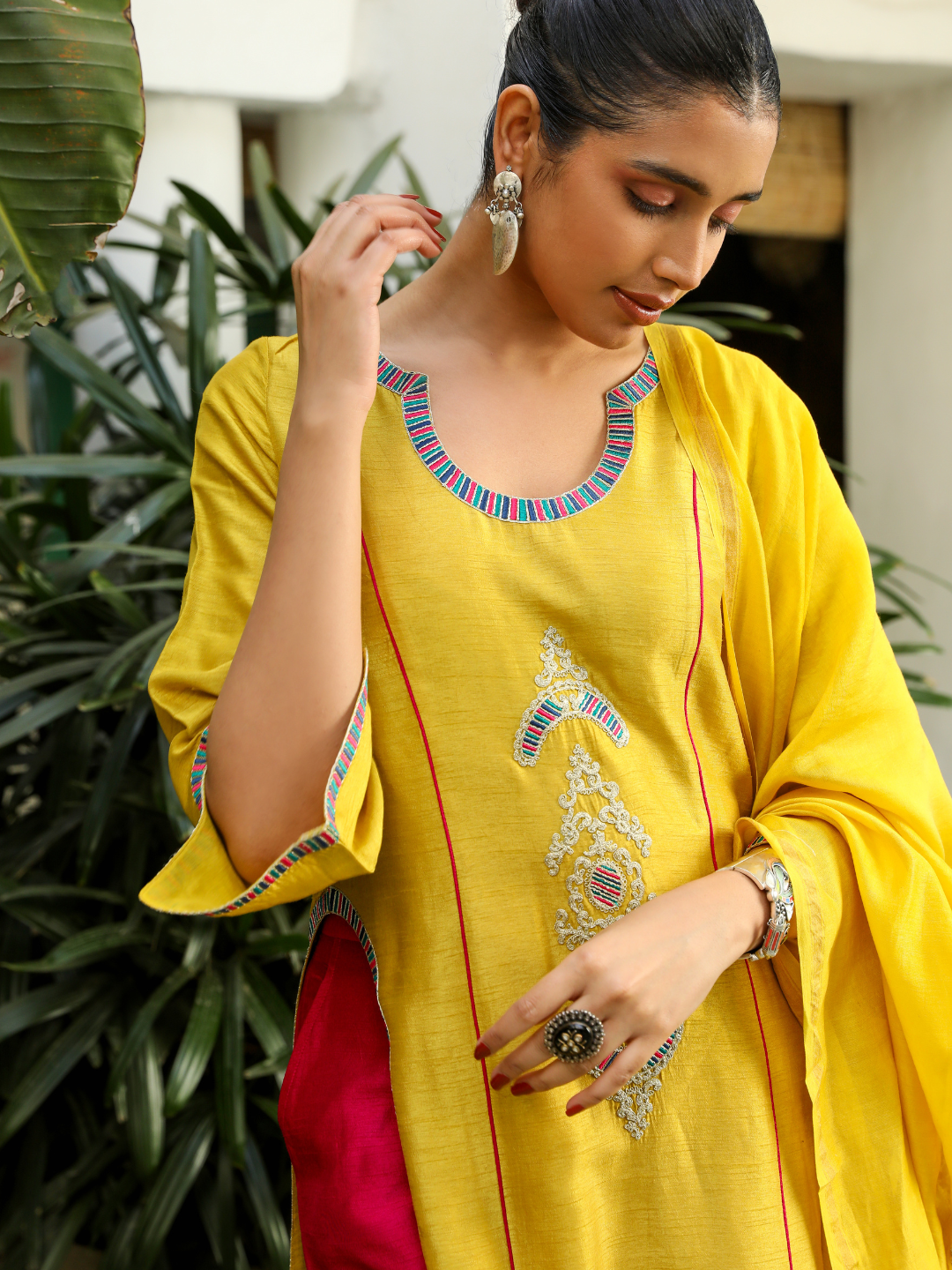 Rukmani Kurta Set by RoohbyRidhimaa with Large, Medium, Small, X-Large, X-Small at Kamakhyaa for sustainable fashion
