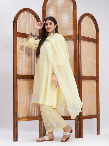 Humdam Kurta Set by RoohbyRidhimaa with Large, Medium, Small, X-Large, X-Small at Kamakhyaa for sustainable fashion