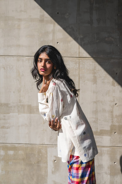 Floral Pattern Off White Top by Araayeh with Artisan Made, Floral, Floral Prints, Handwoven Cotton Jamdani, Off White, Office Wear, Relaxed Fit, Tunic Tops at Kamakhyaa for sustainable fashion