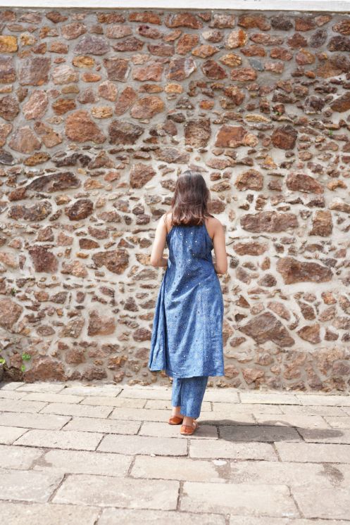 Blue Printed Kurta with pant by Hasttvam with Blue, Cotton, Floral, Fusion Wear, Indigo, Natural dyes, Rang by Hasttvam, Relaxed Fit, Respondible production and Vegan at Kamakhyaa for sustainable fashion