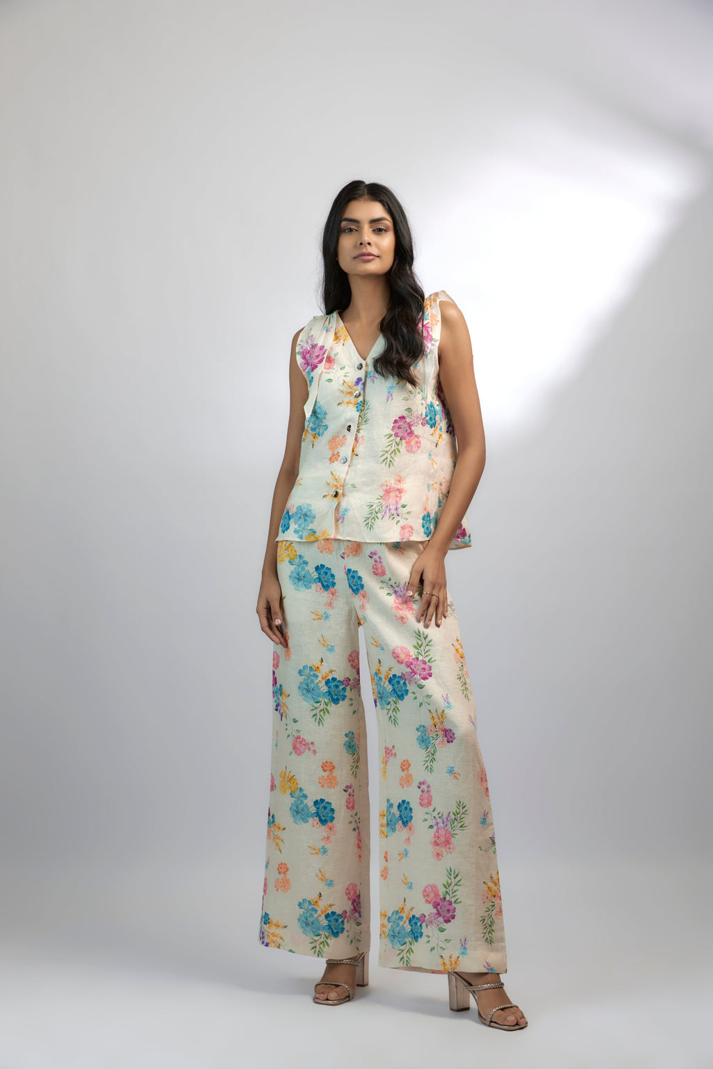 100% Hemp Hemp Petal Pop Top by Ewoke with 100% Hemp, comfortable tops for allday, Hemp, hemp tops, Nostalgia's Thread by Ewoke, summer tops, sustainable fashion, tops, womenswear printed top at Kamakhyaa for sustainable fashion