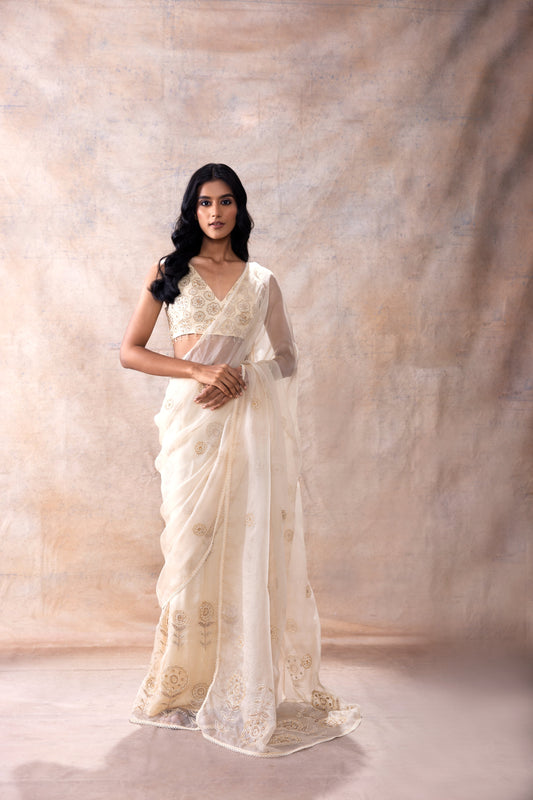 Pre Stiched skirt saree Set by Akashi Clothing with Festive Collection at Kamakhyaa for sustainable fashion