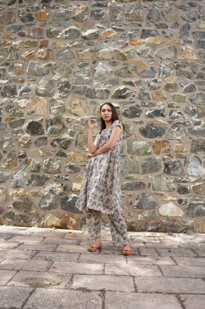 Floral Printed Kurta with pants by Hasttvam with Cotton, Floral, Fusion Wear, Handmade by Artisans, Natural dyes, Rang by Hasttvam, Relaxed Fit, Respondible production and Vegan, White at Kamakhyaa for sustainable fashion