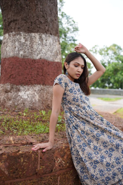 Floral Printed Kurta with pants by Hasttvam with Cotton, Floral, Fusion Wear, Handmade by Artisans, Natural dyes, Rang by Hasttvam, Relaxed Fit, Respondible production and Vegan, White at Kamakhyaa for sustainable fashion