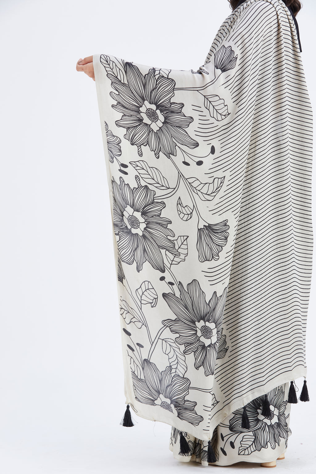 Savana Saree by Hasttvam with Ete by Hasttvam at Kamakhyaa for sustainable fashion