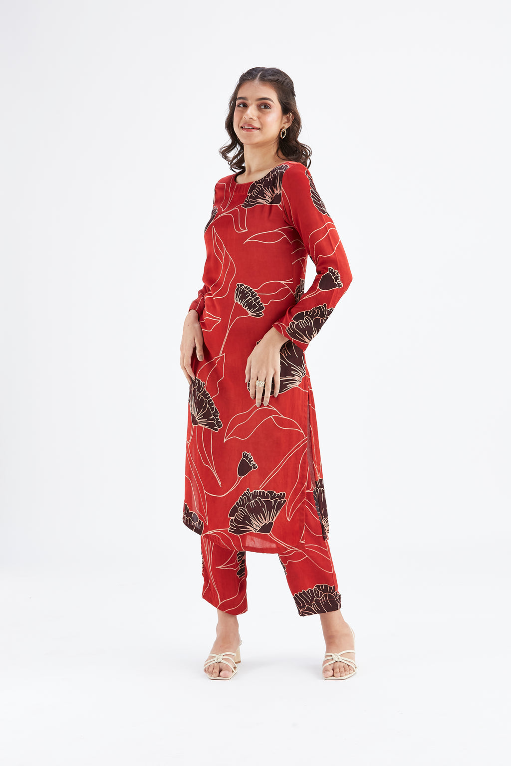 Yara Red kurta set by Hasttvam with Ete by Hasttvam at Kamakhyaa for sustainable fashion