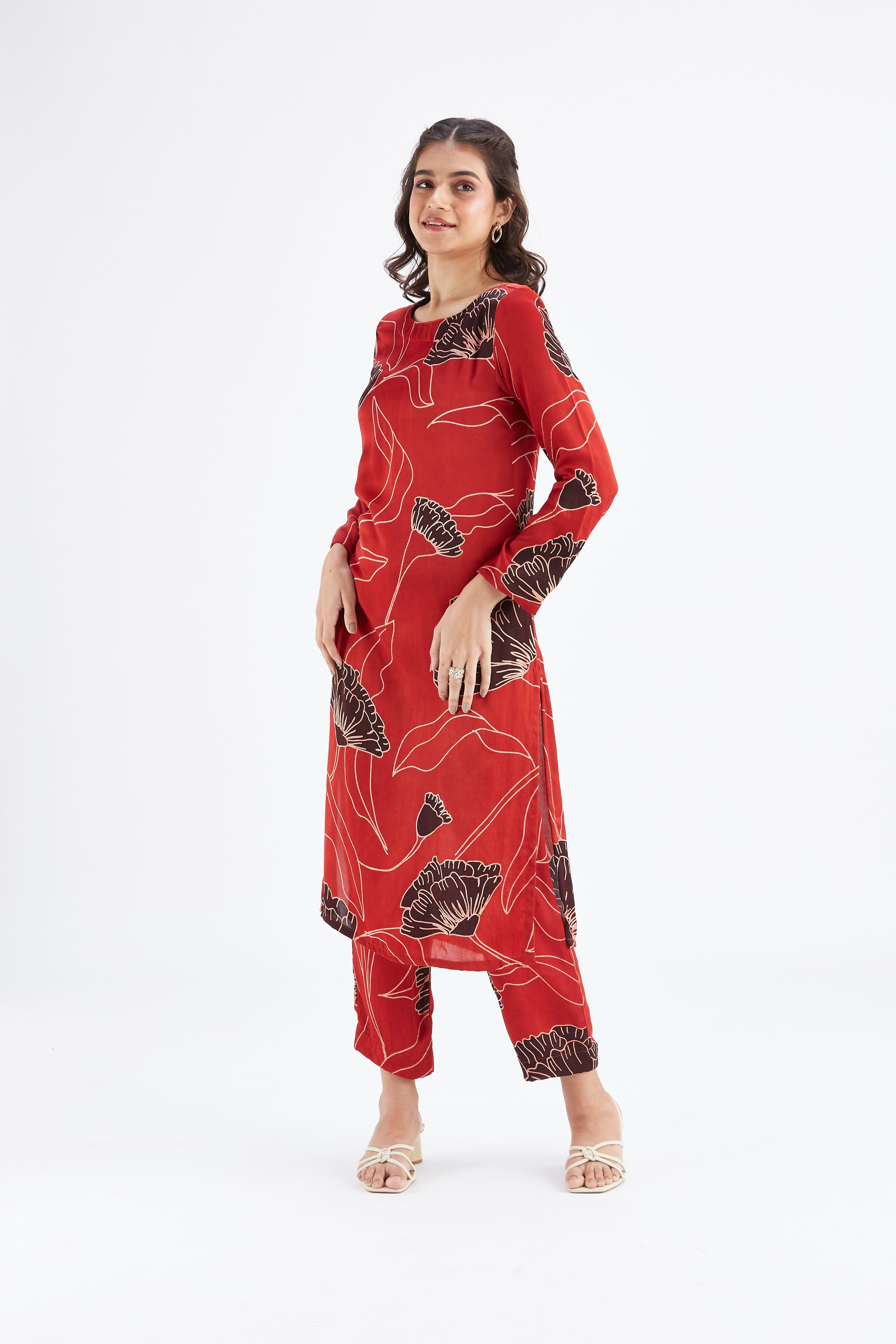 Yara Red kurta set by Hasttvam with Ete by Hasttvam at Kamakhyaa for sustainable fashion