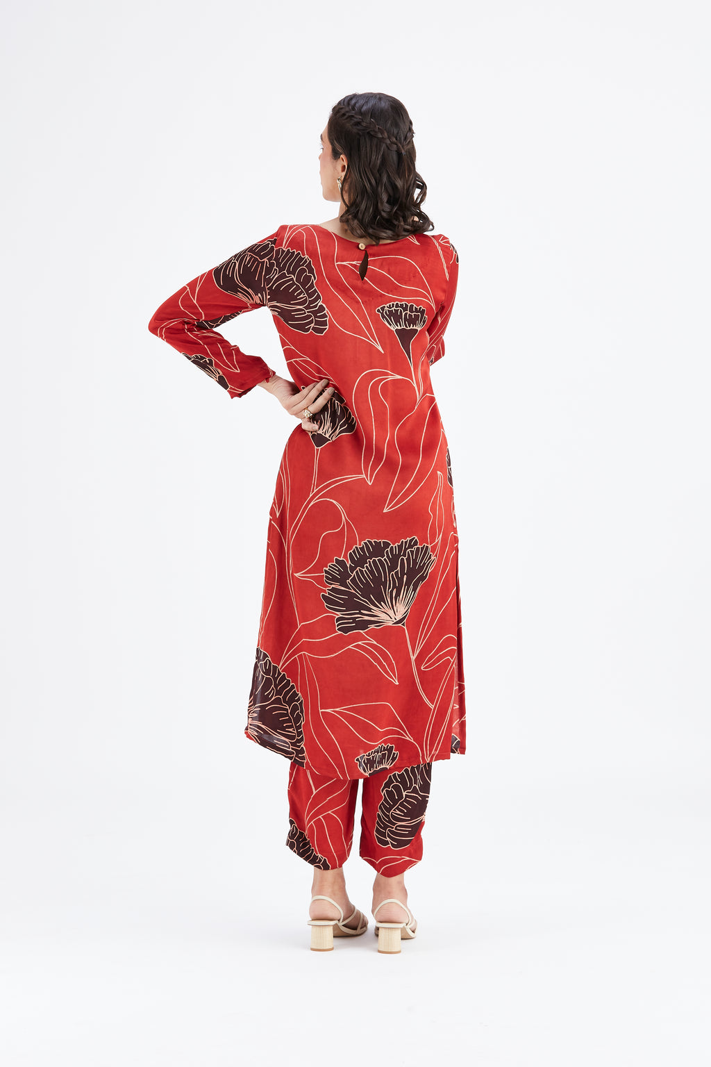 Yara Red kurta set by Hasttvam with Ete by Hasttvam at Kamakhyaa for sustainable fashion
