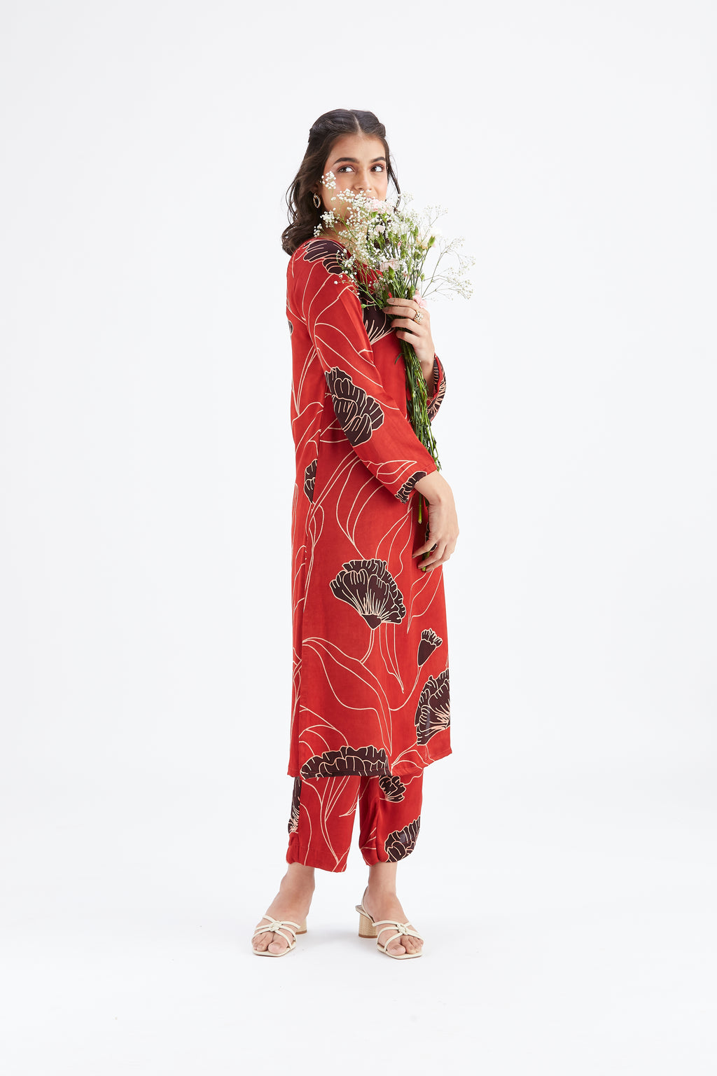Yara Red kurta set by Hasttvam with Ete by Hasttvam at Kamakhyaa for sustainable fashion