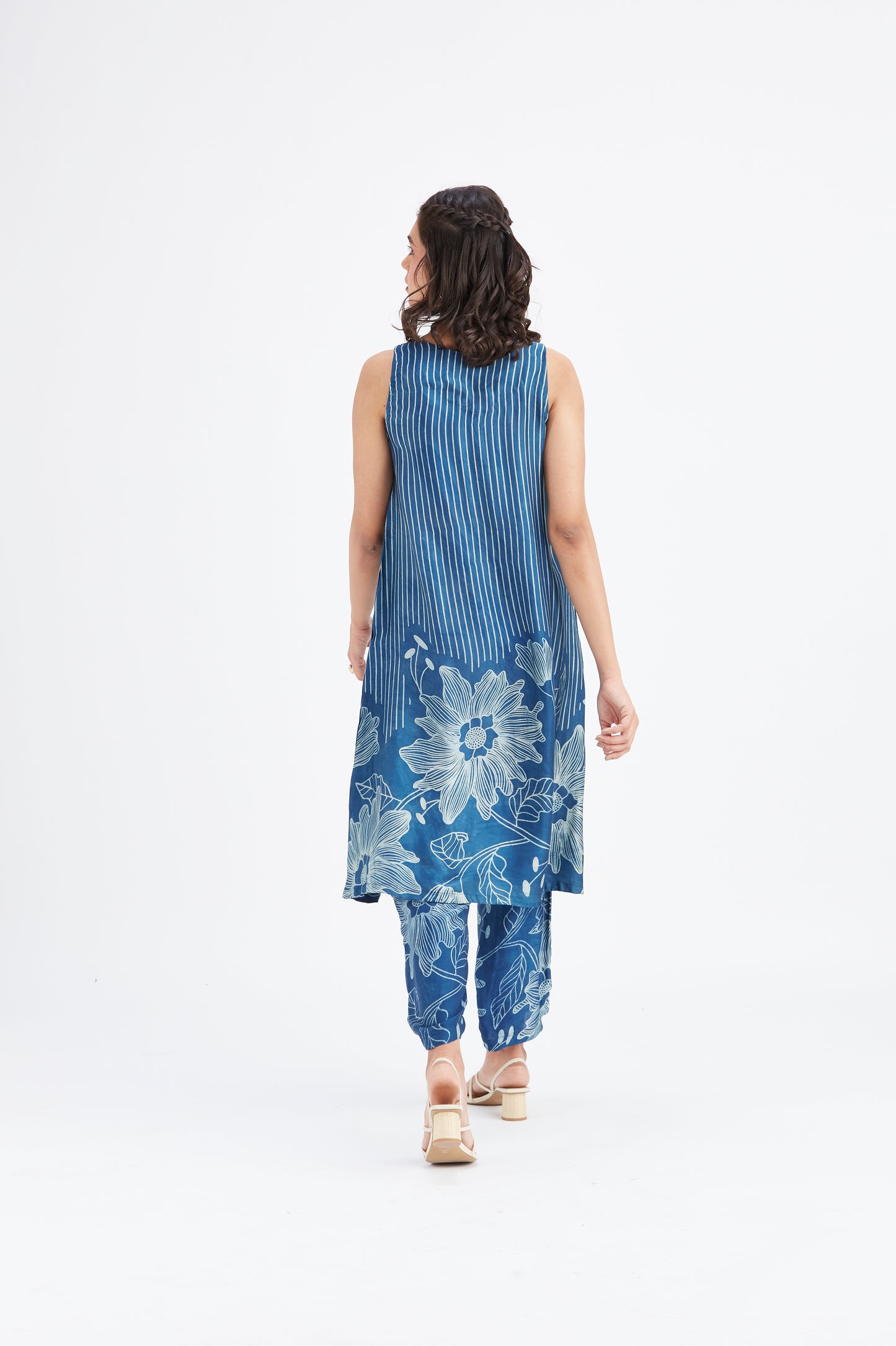 Sona Indigo kurta set by Hasttvam with Ete by Hasttvam at Kamakhyaa for sustainable fashion