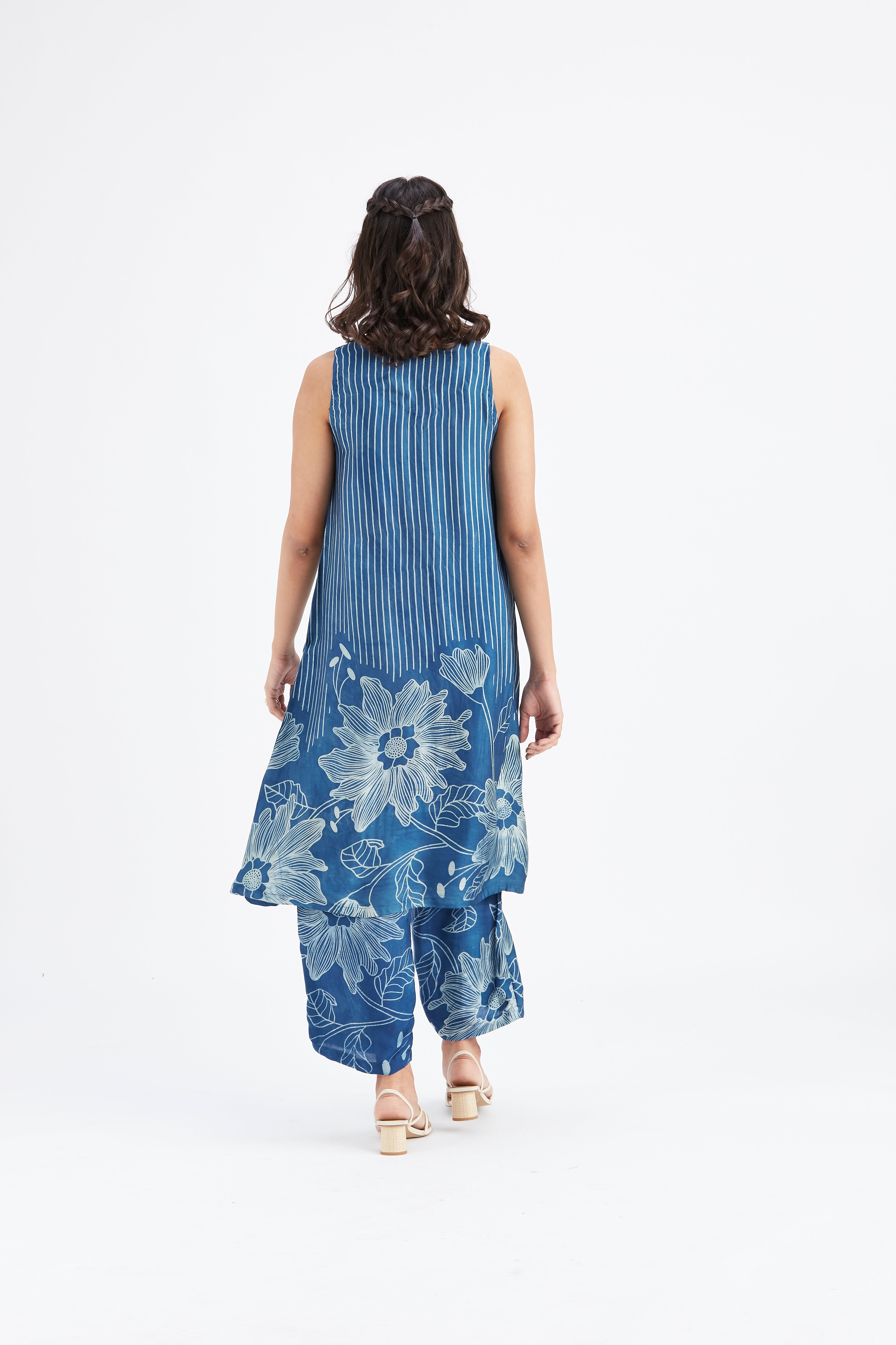 Sona Indigo kurta set by Hasttvam with Ete by Hasttvam at Kamakhyaa for sustainable fashion