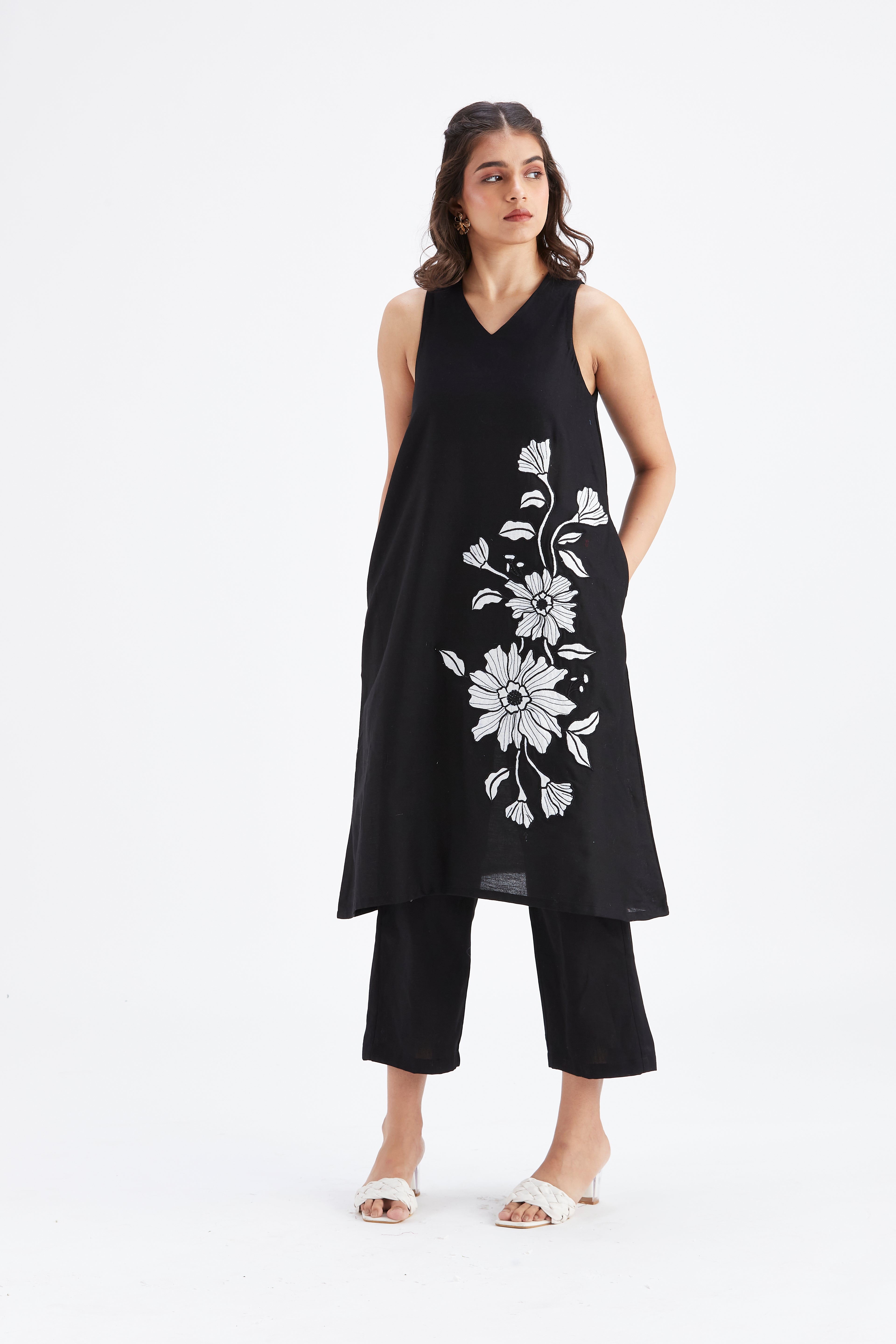 Sora Black kurta set by Hasttvam with Ete by Hasttvam at Kamakhyaa for sustainable fashion