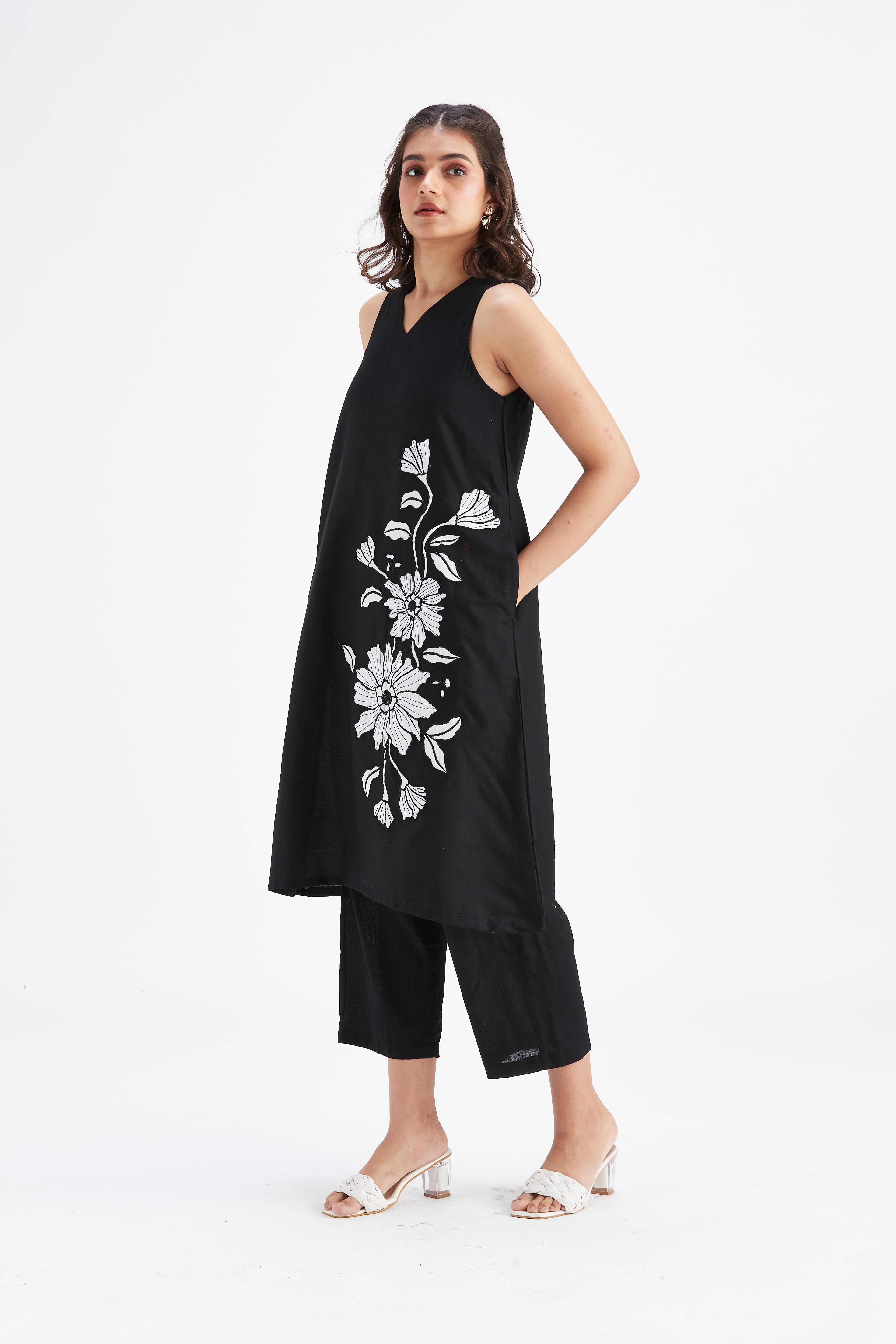 Sora Black kurta set by Hasttvam with Ete by Hasttvam at Kamakhyaa for sustainable fashion