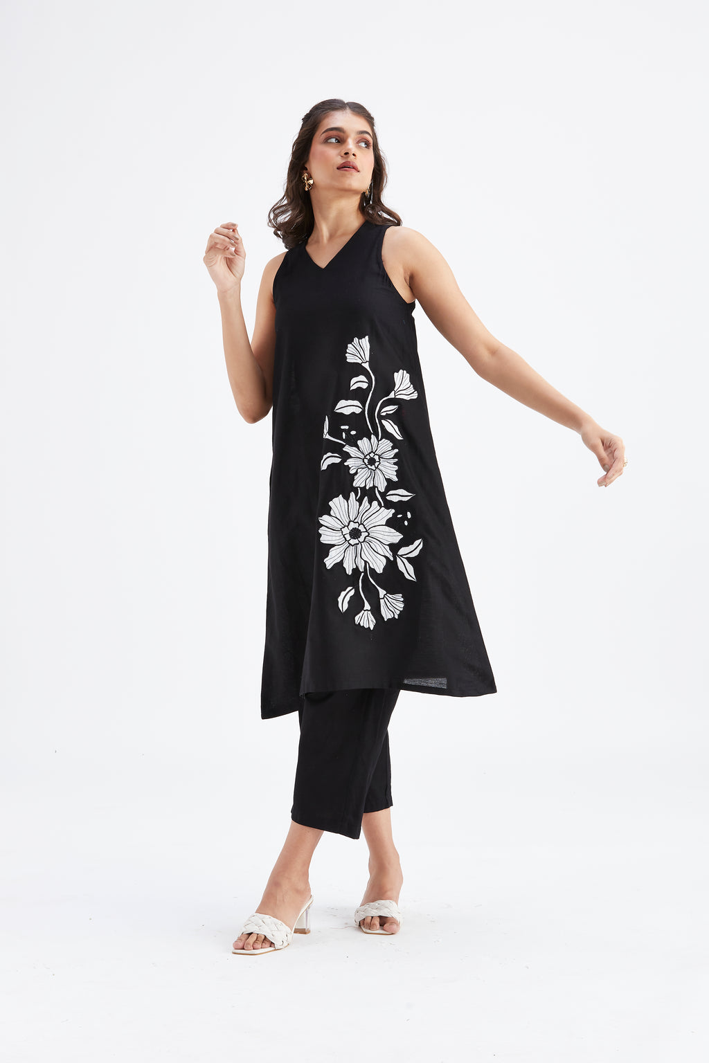 Sora Black kurta set by Hasttvam with Ete by Hasttvam at Kamakhyaa for sustainable fashion