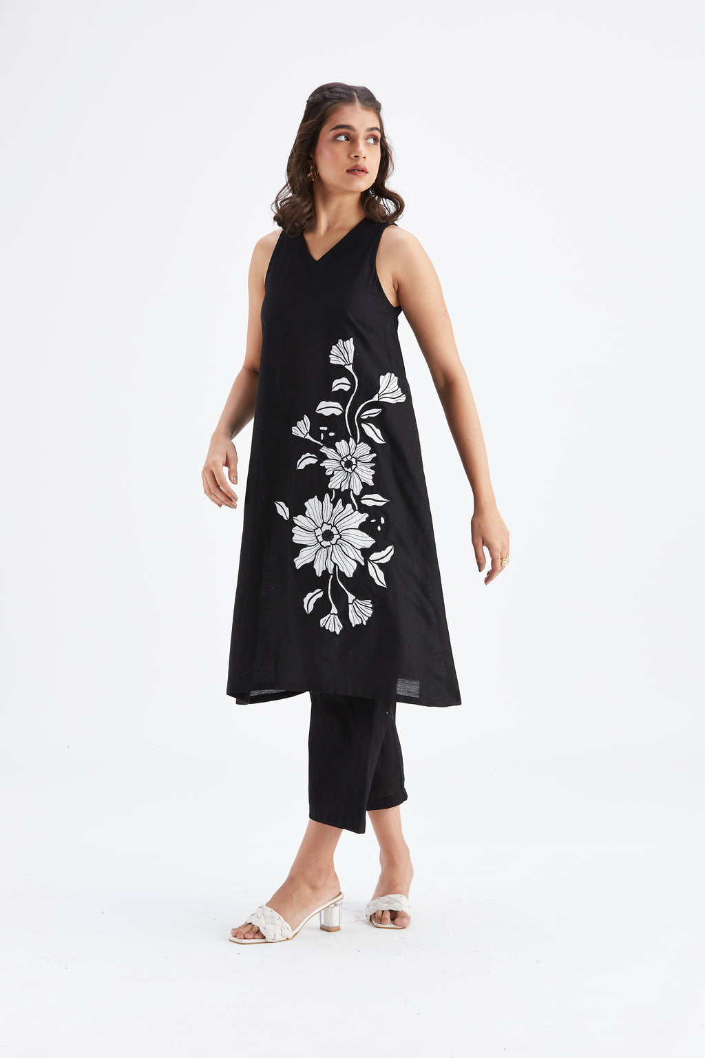 Sora Black kurta set by Hasttvam with Ete by Hasttvam at Kamakhyaa for sustainable fashion