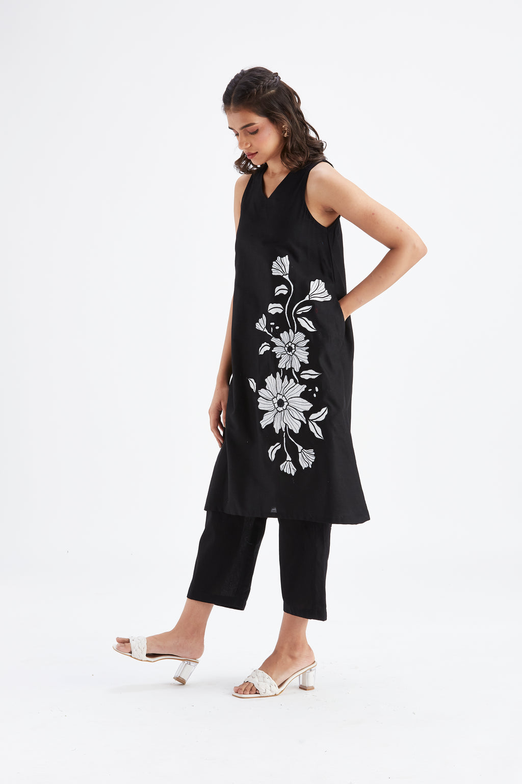 Sora Black kurta set by Hasttvam with Ete by Hasttvam at Kamakhyaa for sustainable fashion