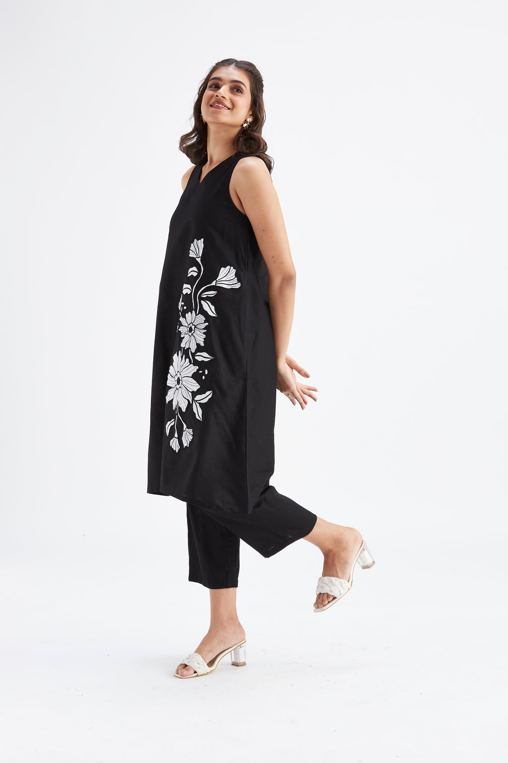 Sora Black kurta set by Hasttvam with Ete by Hasttvam at Kamakhyaa for sustainable fashion