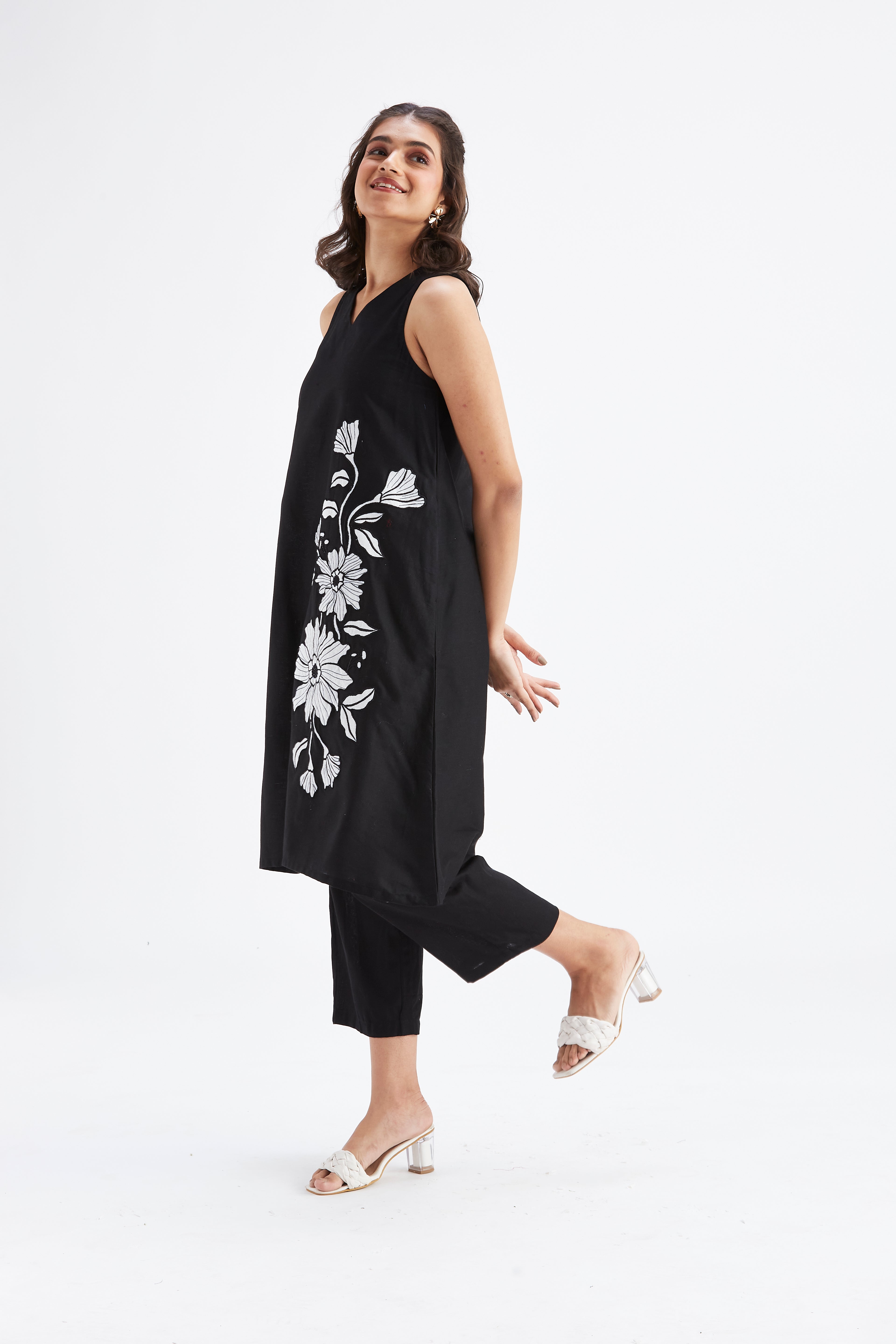Sora Black kurta set by Hasttvam with Ete by Hasttvam at Kamakhyaa for sustainable fashion