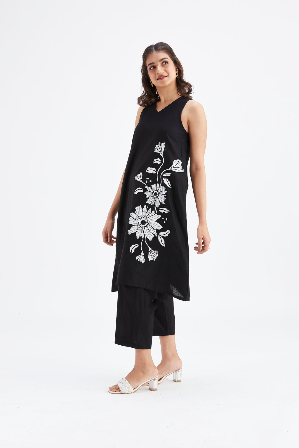 Sora Black kurta set by Hasttvam with Ete by Hasttvam at Kamakhyaa for sustainable fashion