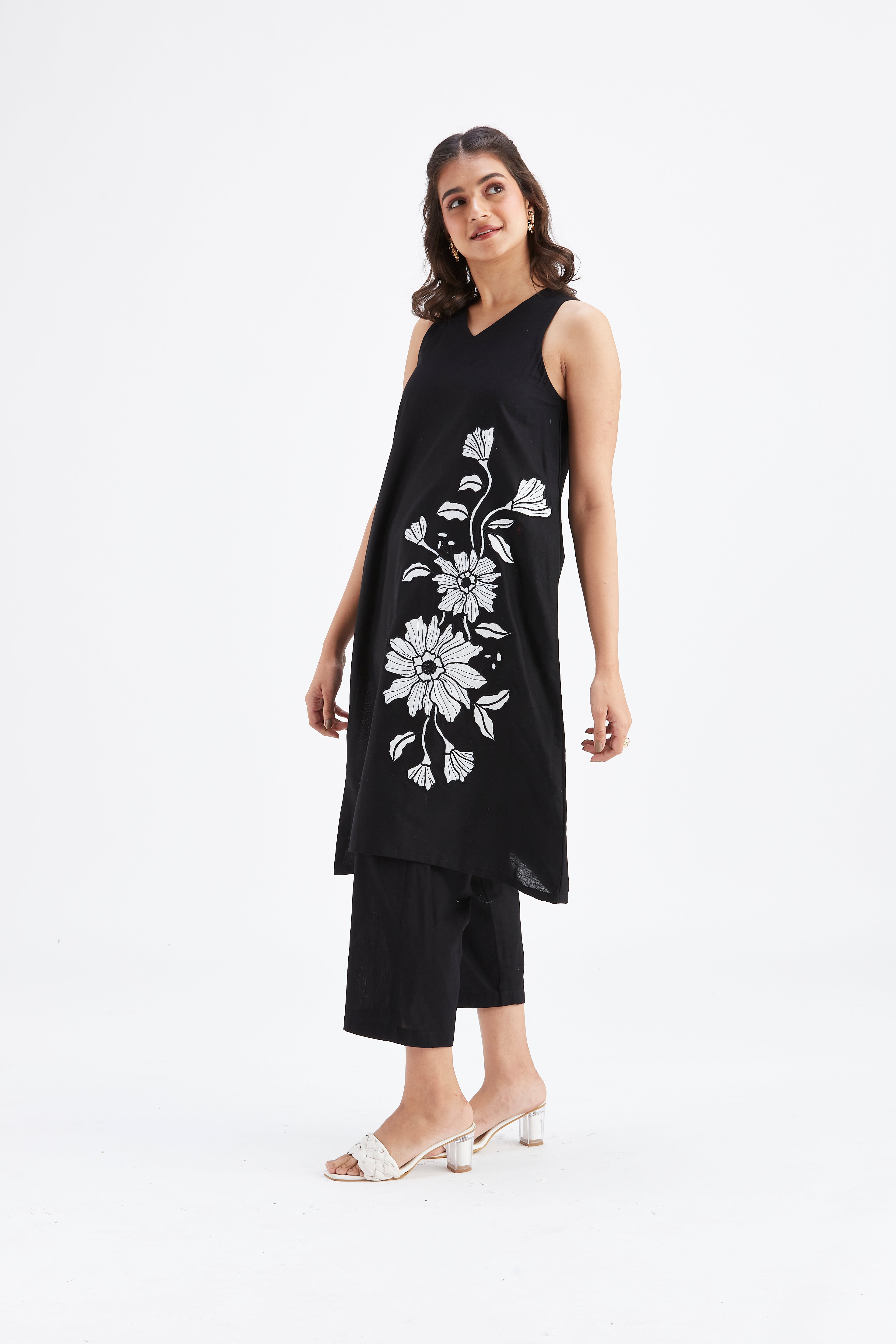 Sora Black kurta set by Hasttvam with Ete by Hasttvam at Kamakhyaa for sustainable fashion