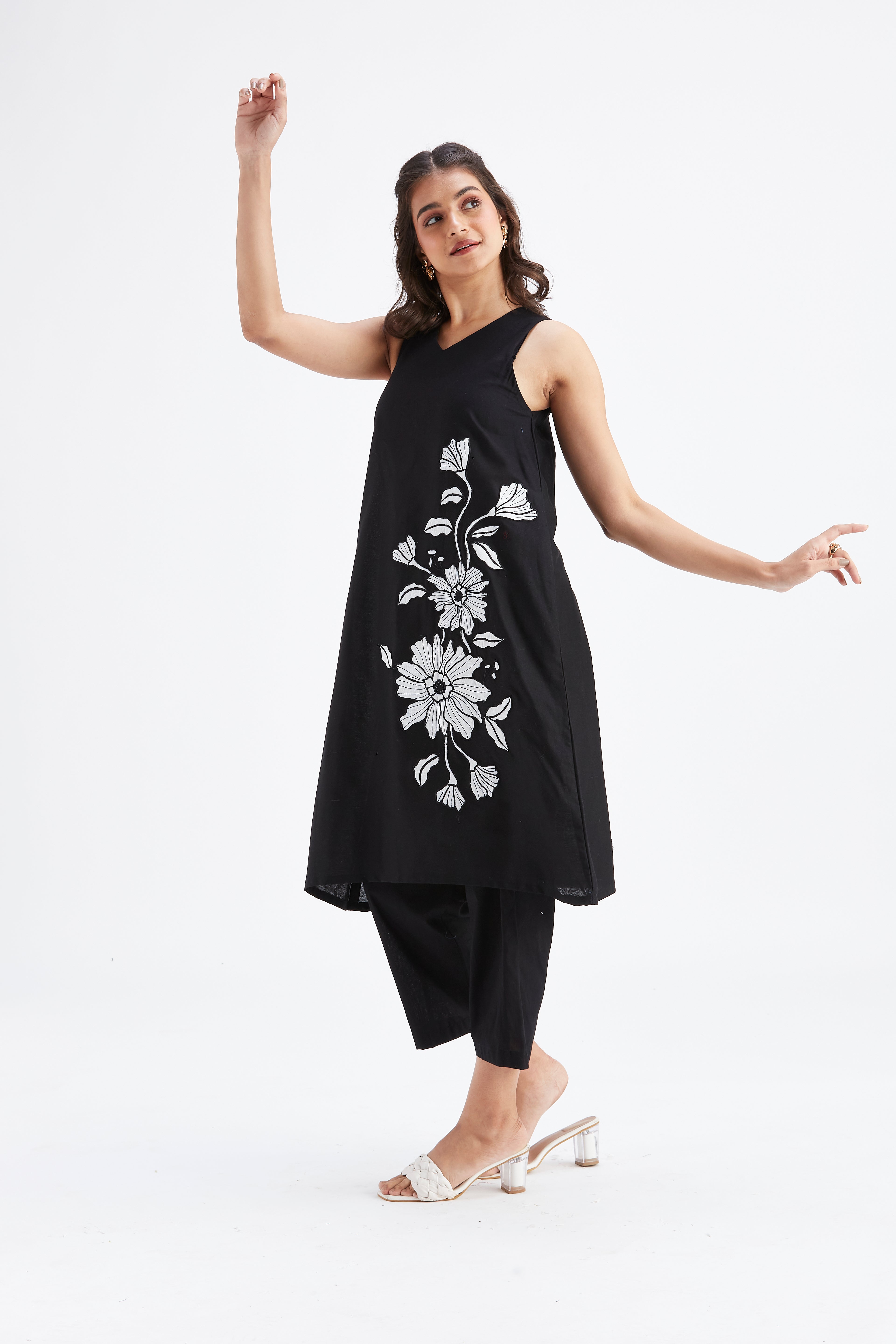 Sora Black kurta set by Hasttvam with Ete by Hasttvam at Kamakhyaa for sustainable fashion