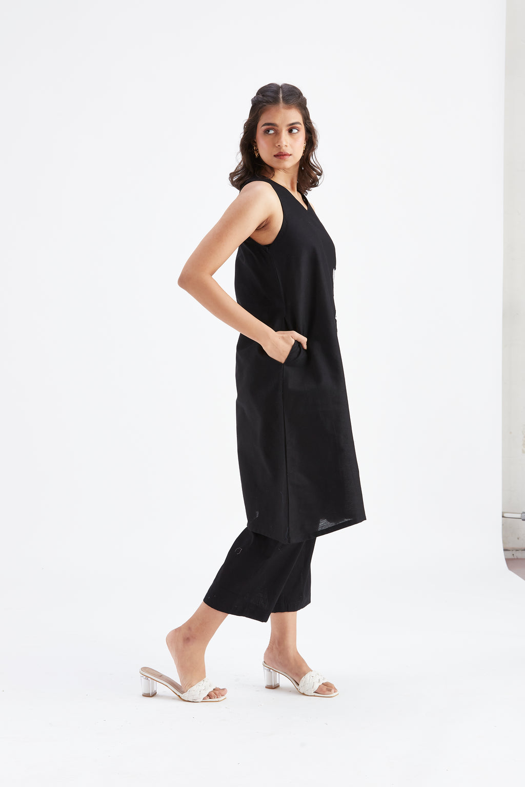 Sora Black kurta set by Hasttvam with Ete by Hasttvam at Kamakhyaa for sustainable fashion