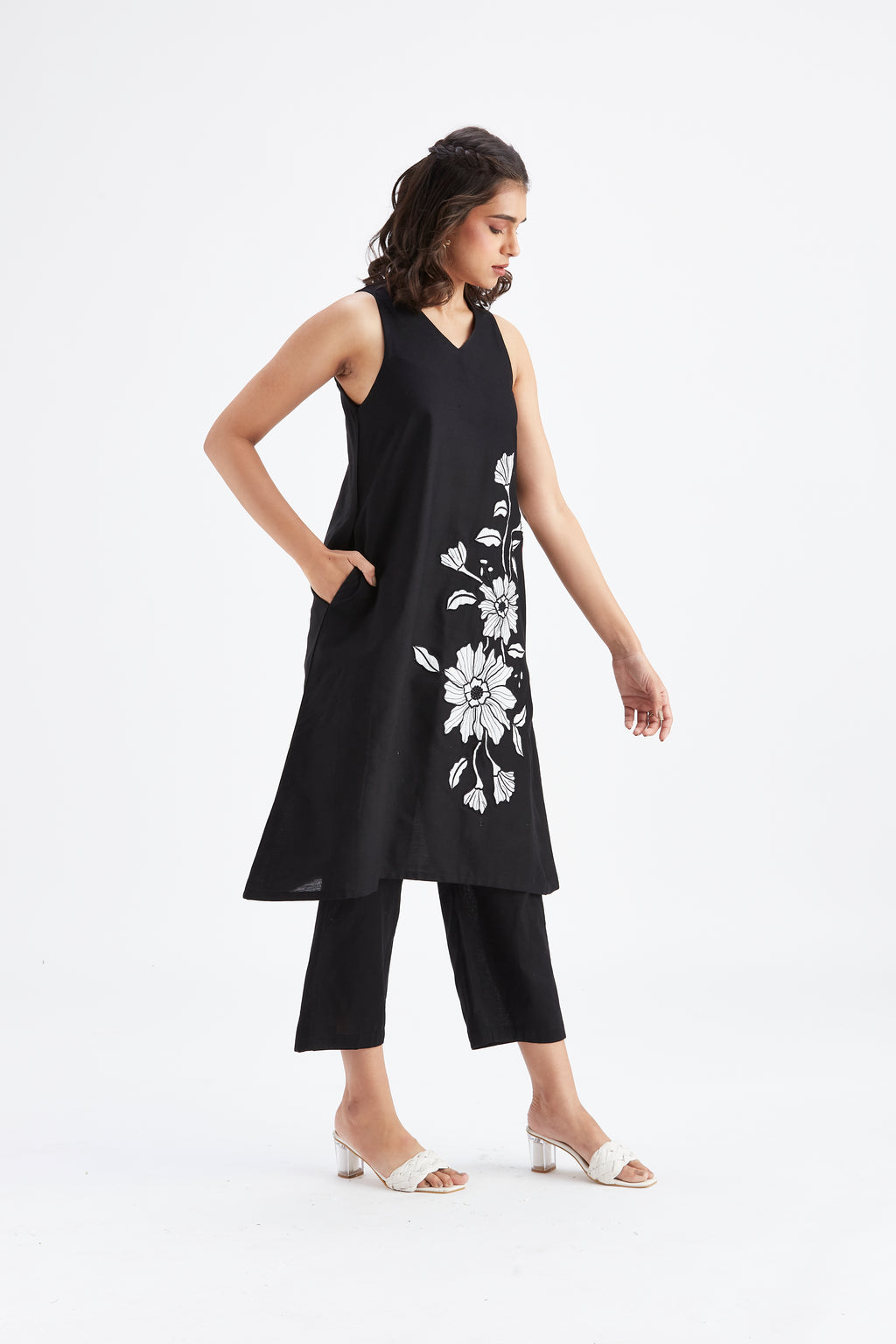 Sora Black kurta set by Hasttvam with Ete by Hasttvam at Kamakhyaa for sustainable fashion