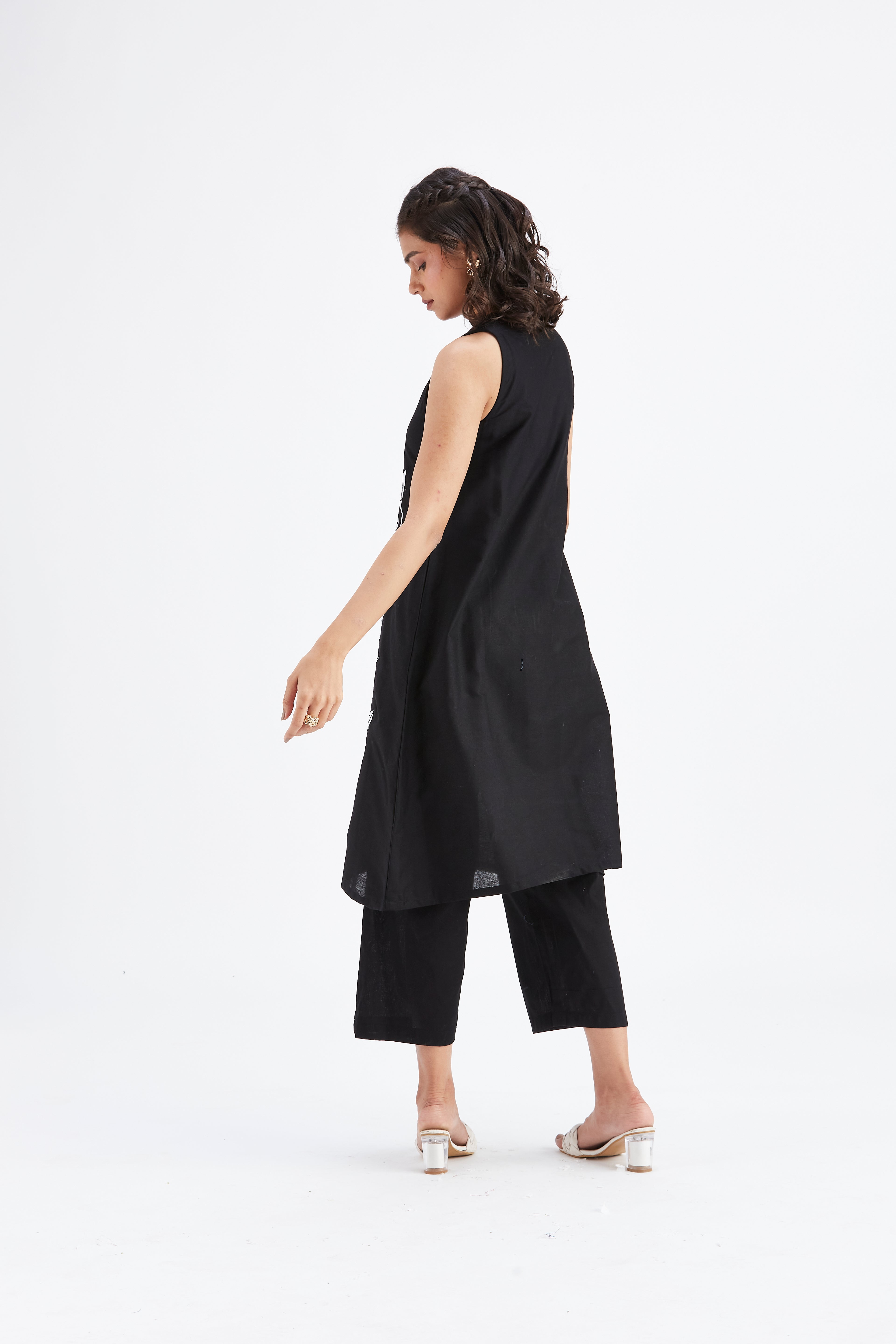 Sora Black kurta set by Hasttvam with Ete by Hasttvam at Kamakhyaa for sustainable fashion