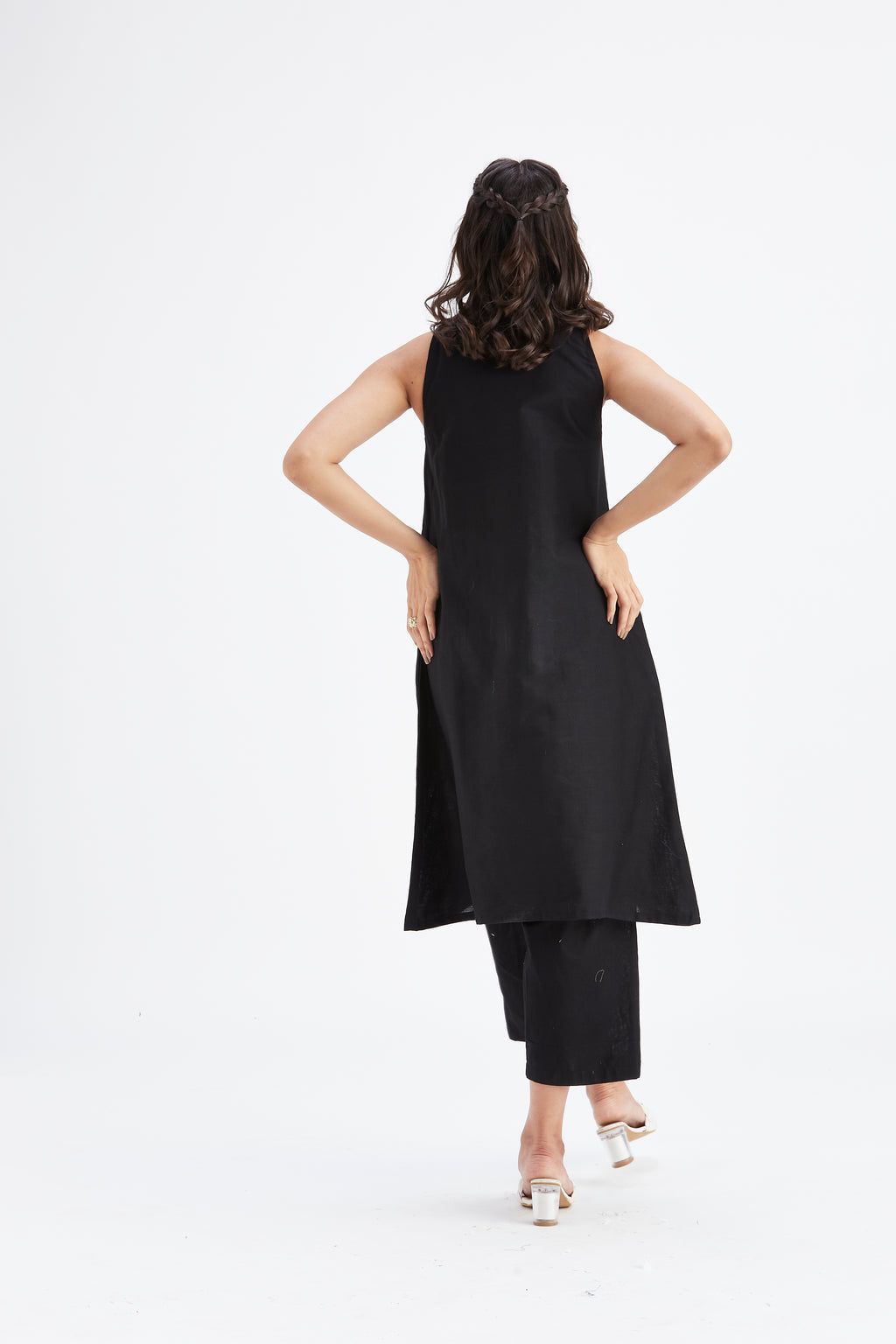 Sora Black kurta set by Hasttvam with Ete by Hasttvam at Kamakhyaa for sustainable fashion