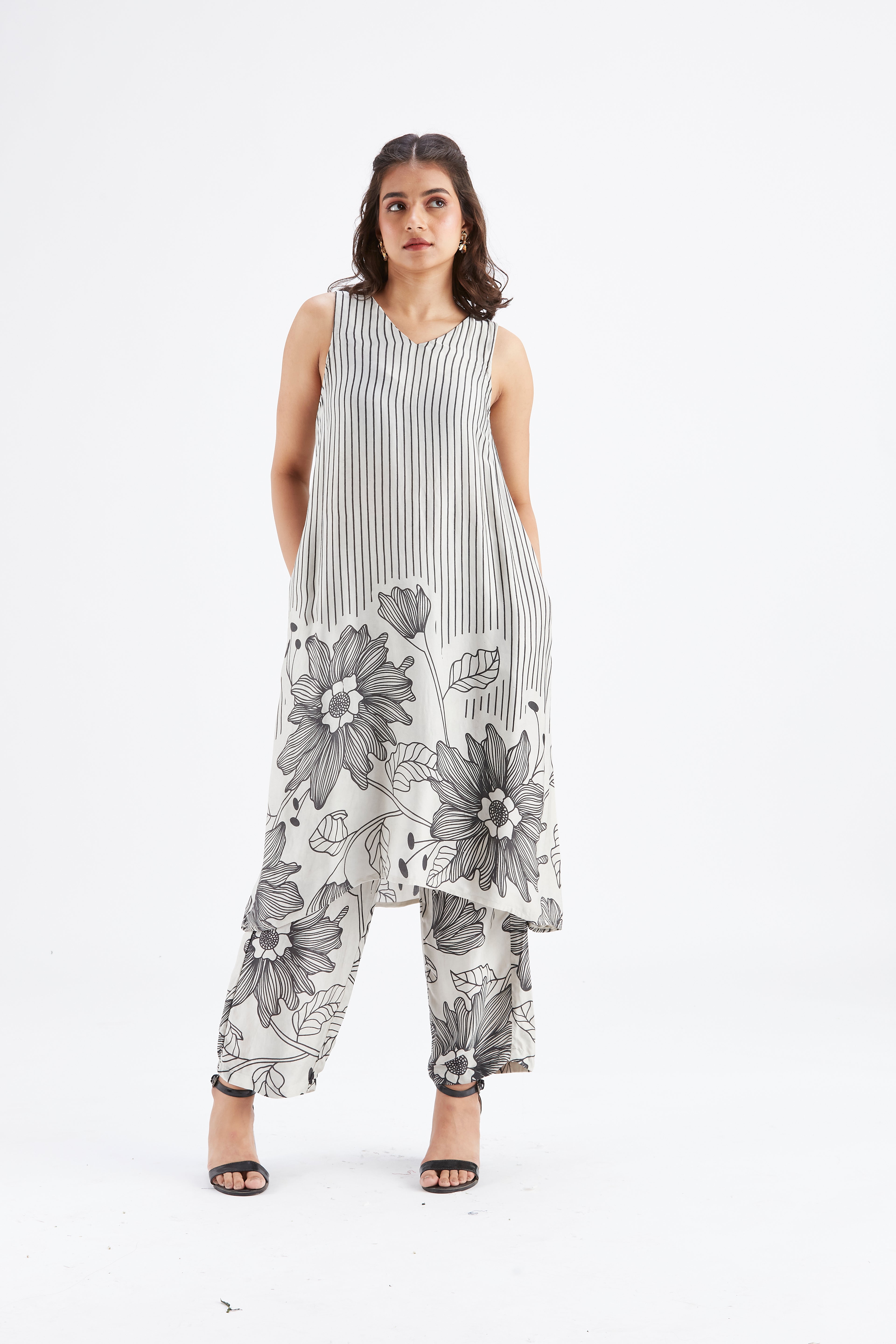 Sora White kurta set by Hasttvam with Ete by Hasttvam at Kamakhyaa for sustainable fashion