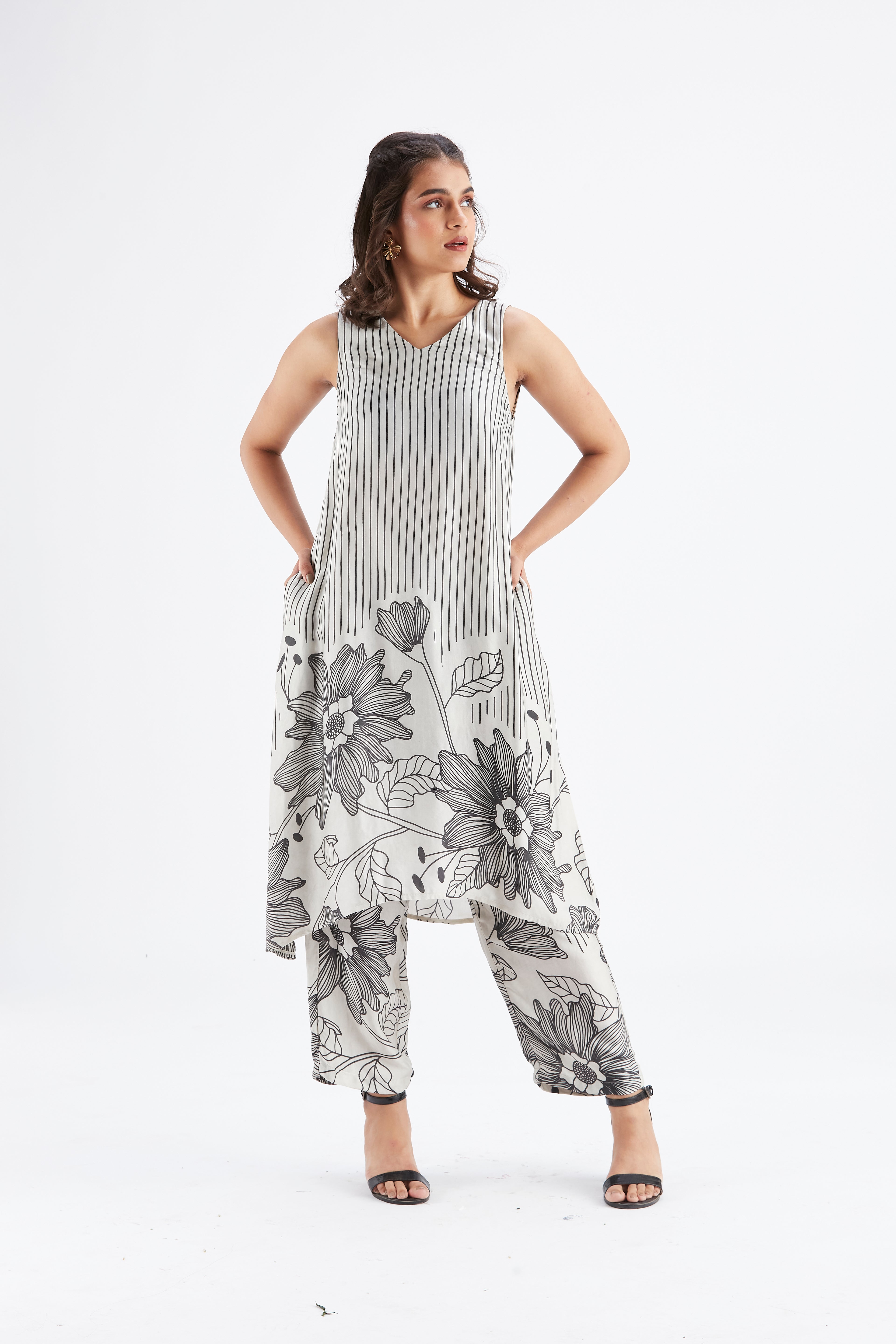 Sora White kurta set by Hasttvam with Ete by Hasttvam at Kamakhyaa for sustainable fashion