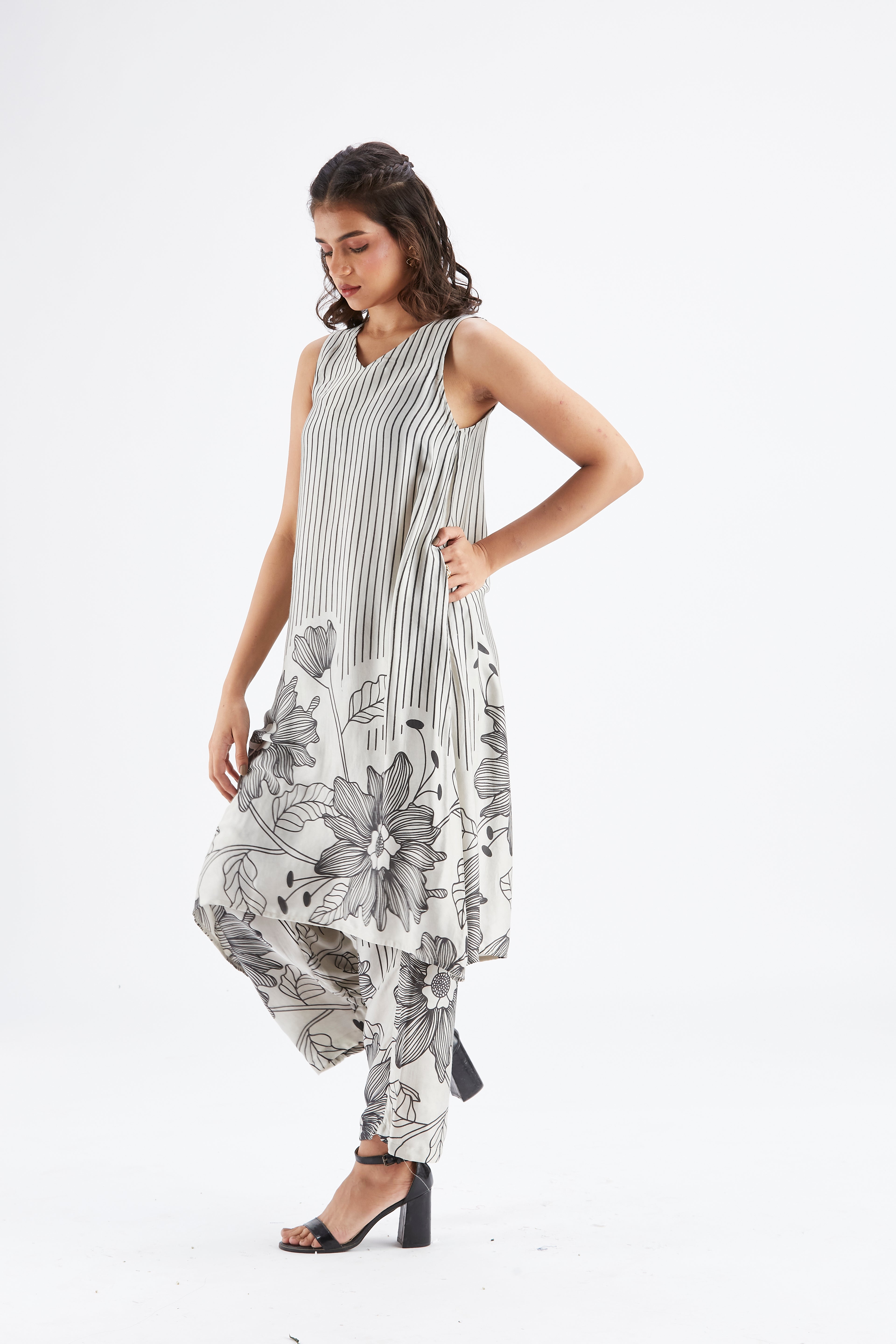 Sora White kurta set by Hasttvam with Ete by Hasttvam at Kamakhyaa for sustainable fashion