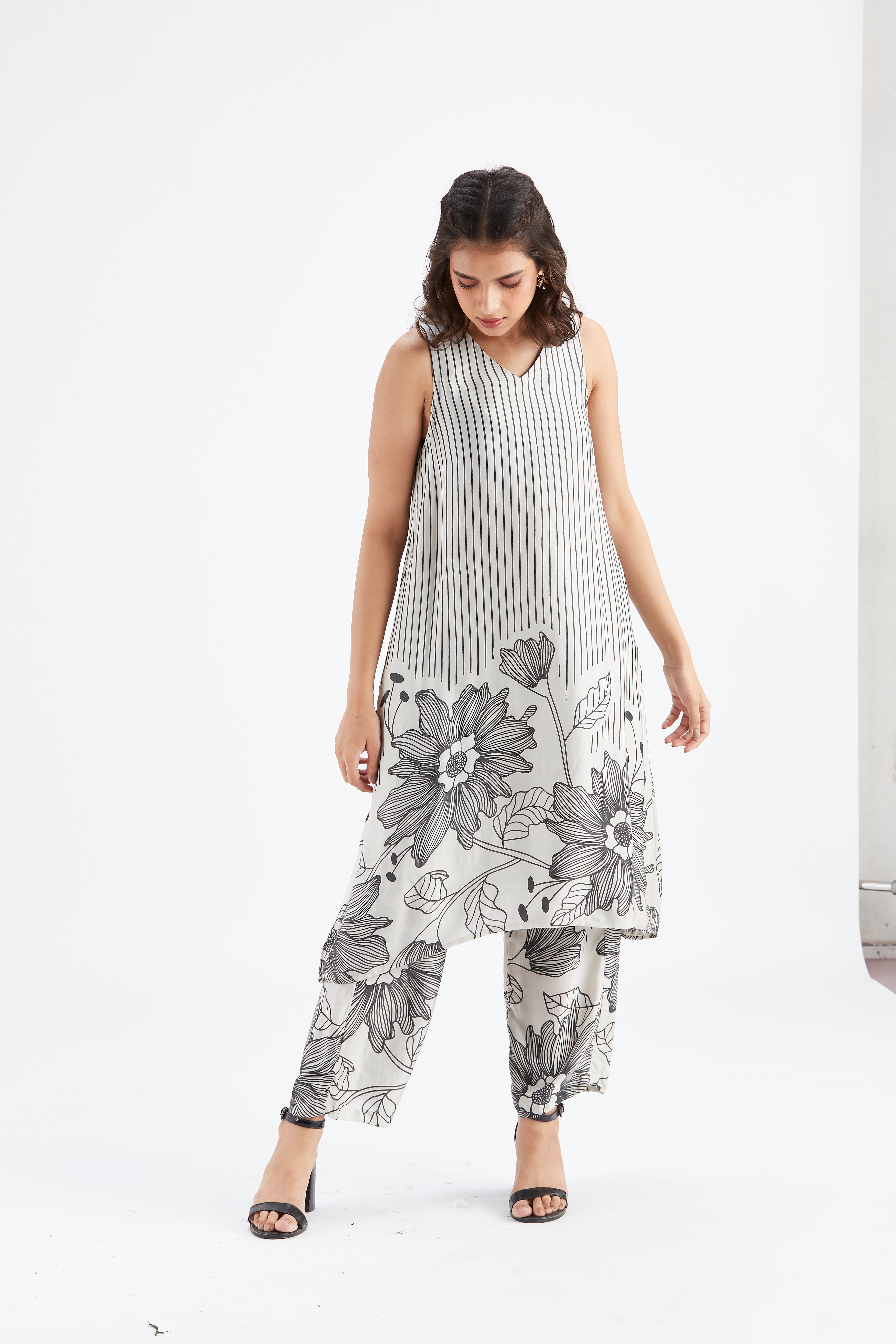 Sora White kurta set by Hasttvam with Ete by Hasttvam at Kamakhyaa for sustainable fashion