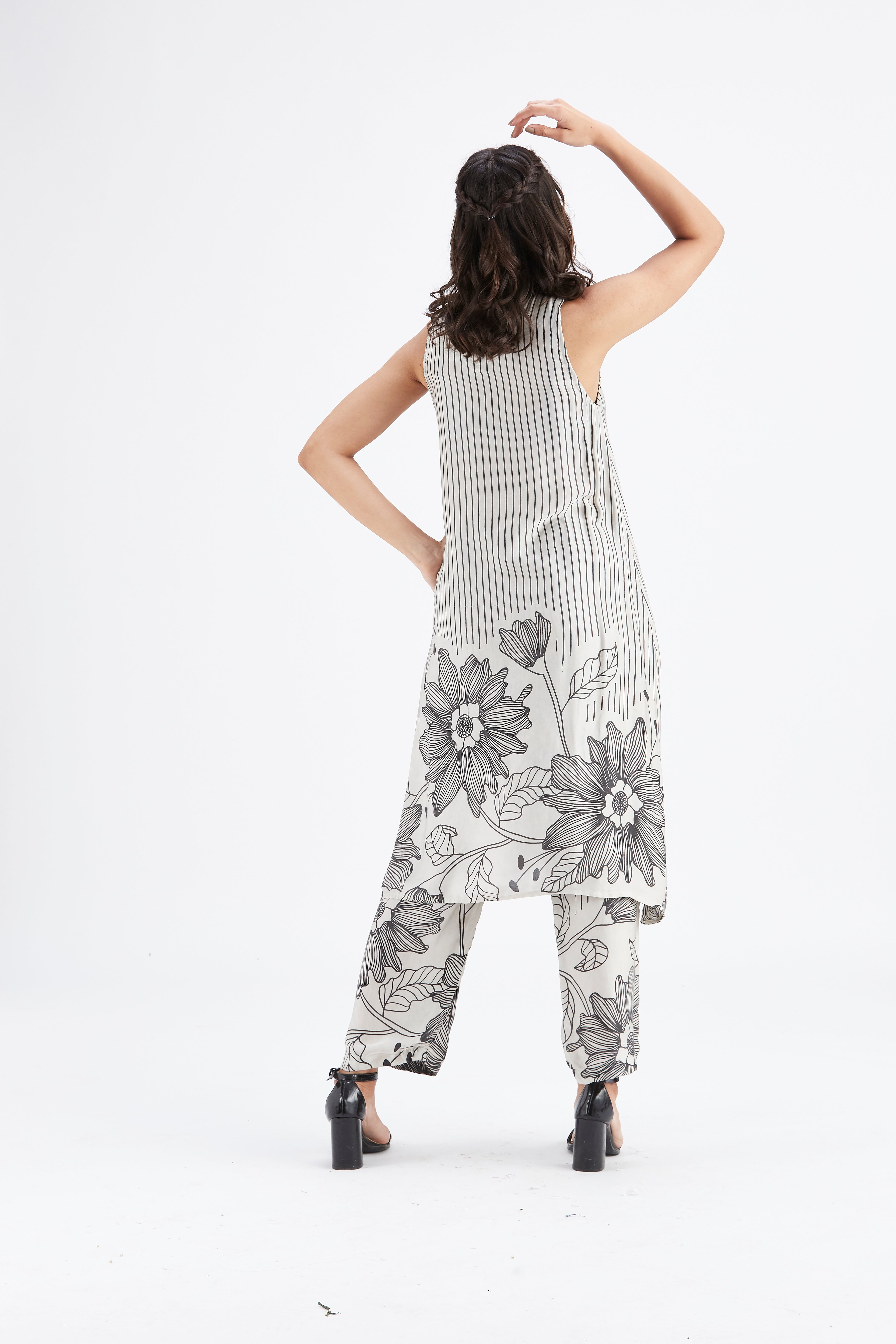 Sora White kurta set by Hasttvam with Ete by Hasttvam at Kamakhyaa for sustainable fashion