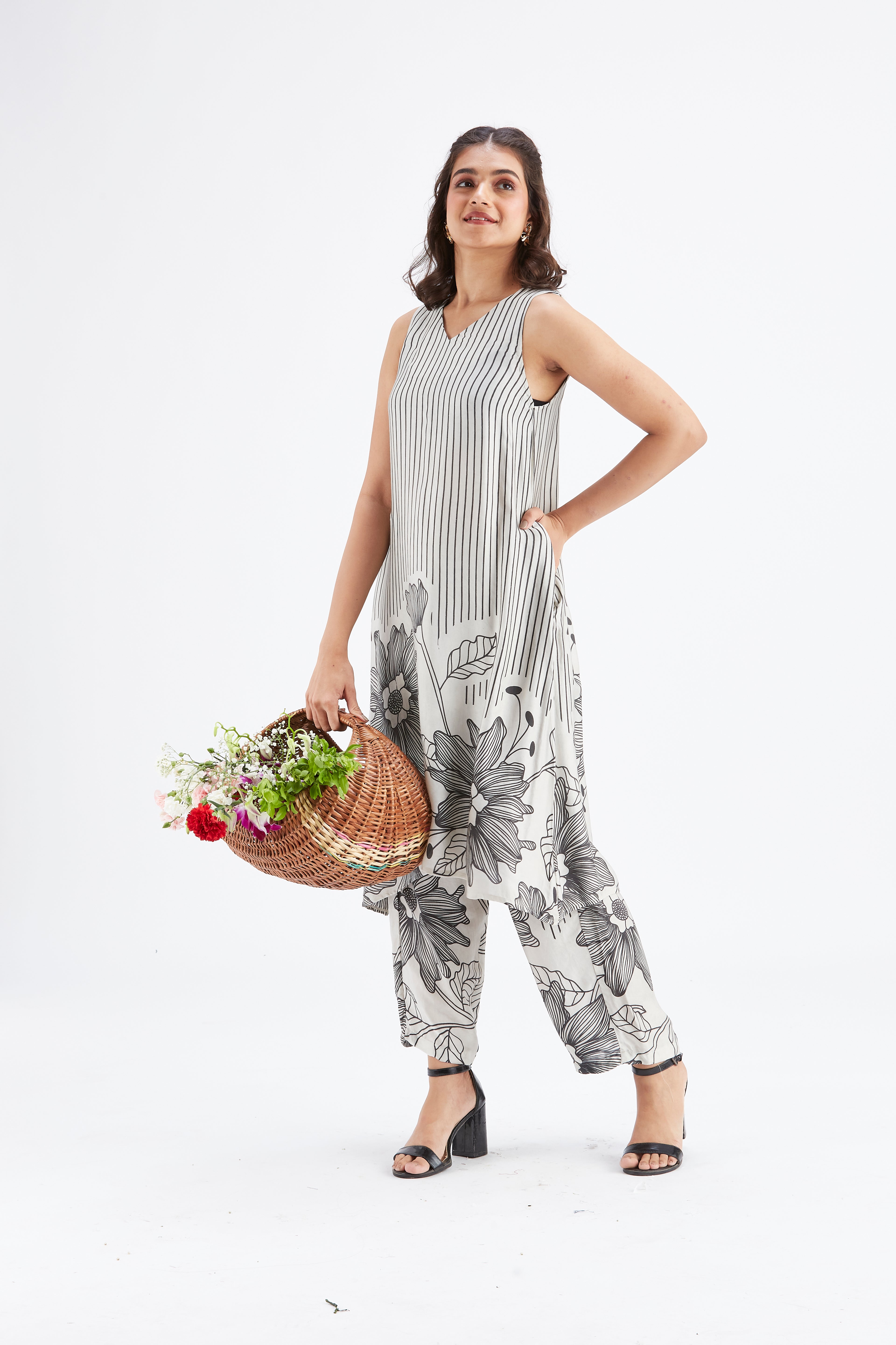 Sora White kurta set by Hasttvam with Ete by Hasttvam at Kamakhyaa for sustainable fashion