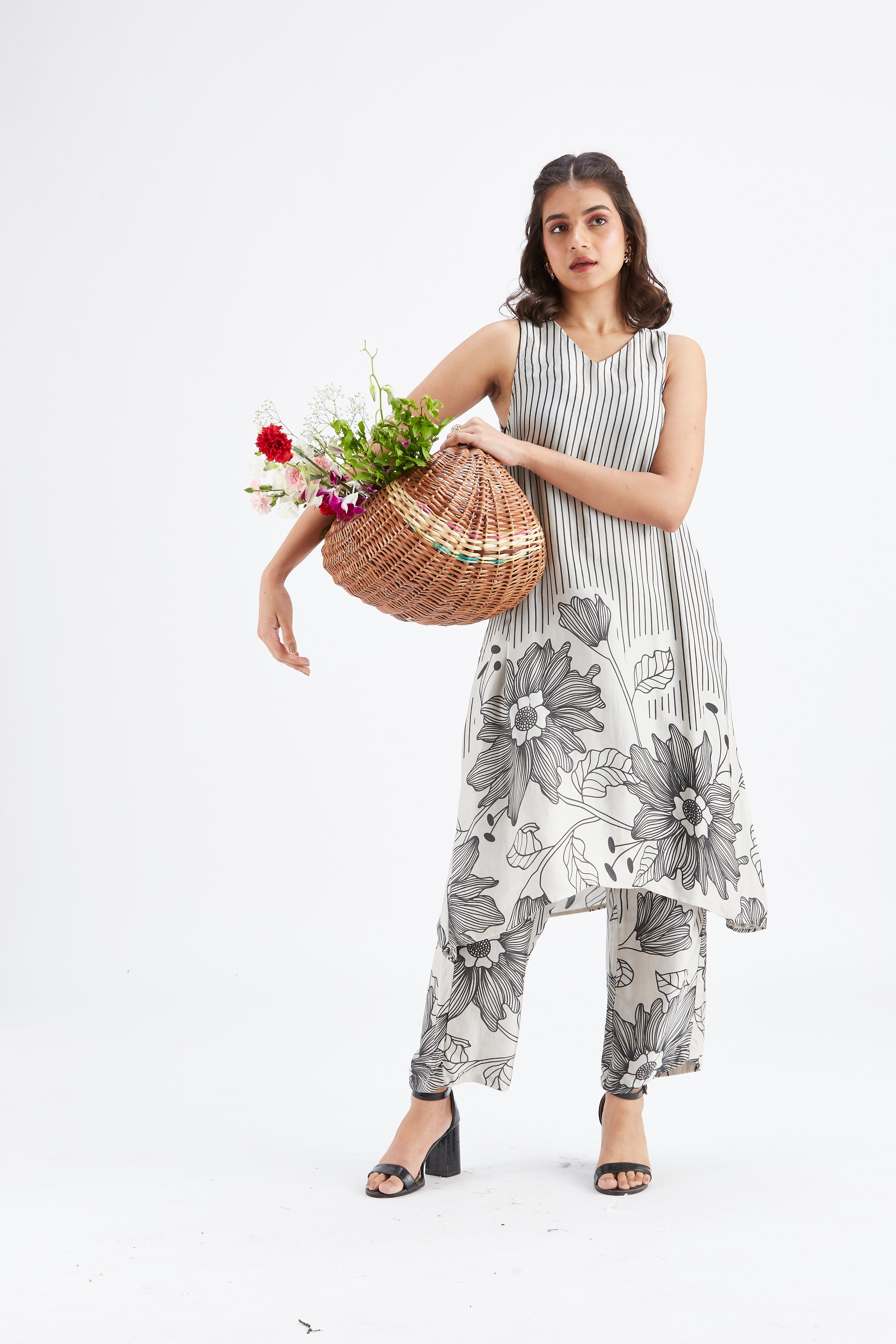 Sora White kurta set by Hasttvam with Ete by Hasttvam at Kamakhyaa for sustainable fashion