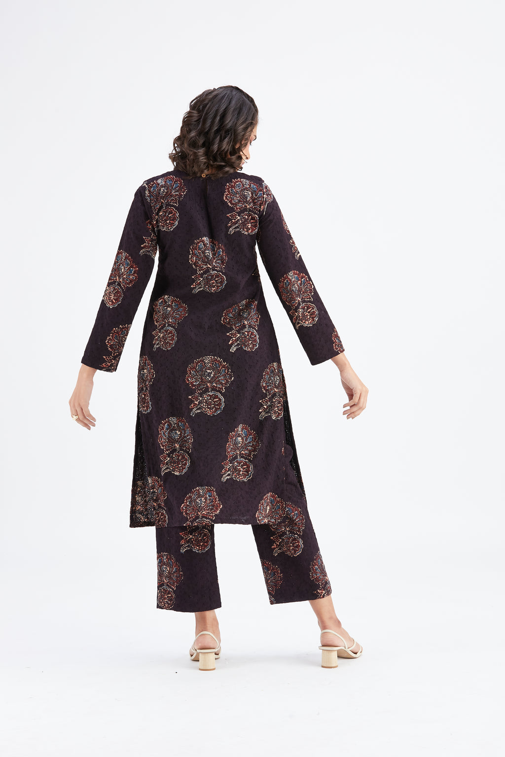 Yara Black kurta set by Hasttvam with Ete by Hasttvam at Kamakhyaa for sustainable fashion