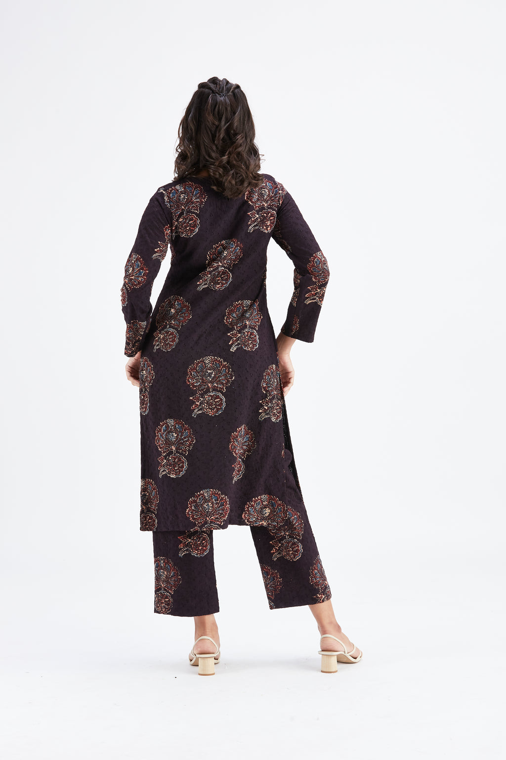 Yara Black kurta set by Hasttvam with Ete by Hasttvam at Kamakhyaa for sustainable fashion